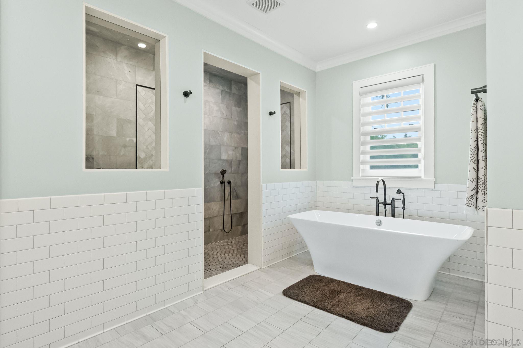 Detail Gallery Image 30 of 43 For 5930  Rutgers Rd, La Jolla,  CA 92037 - 6 Beds | 6/2 Baths