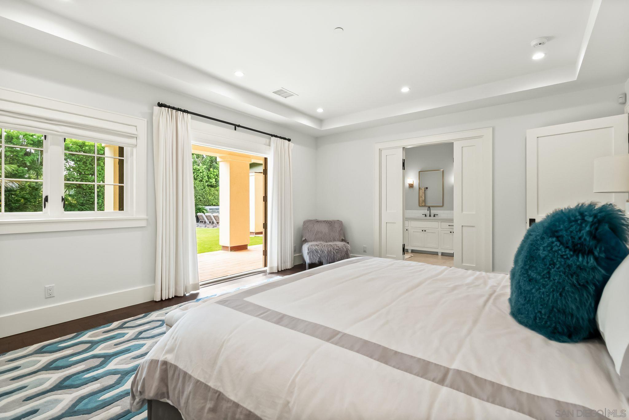 Detail Gallery Image 33 of 43 For 5930  Rutgers Rd, La Jolla,  CA 92037 - 6 Beds | 6/2 Baths