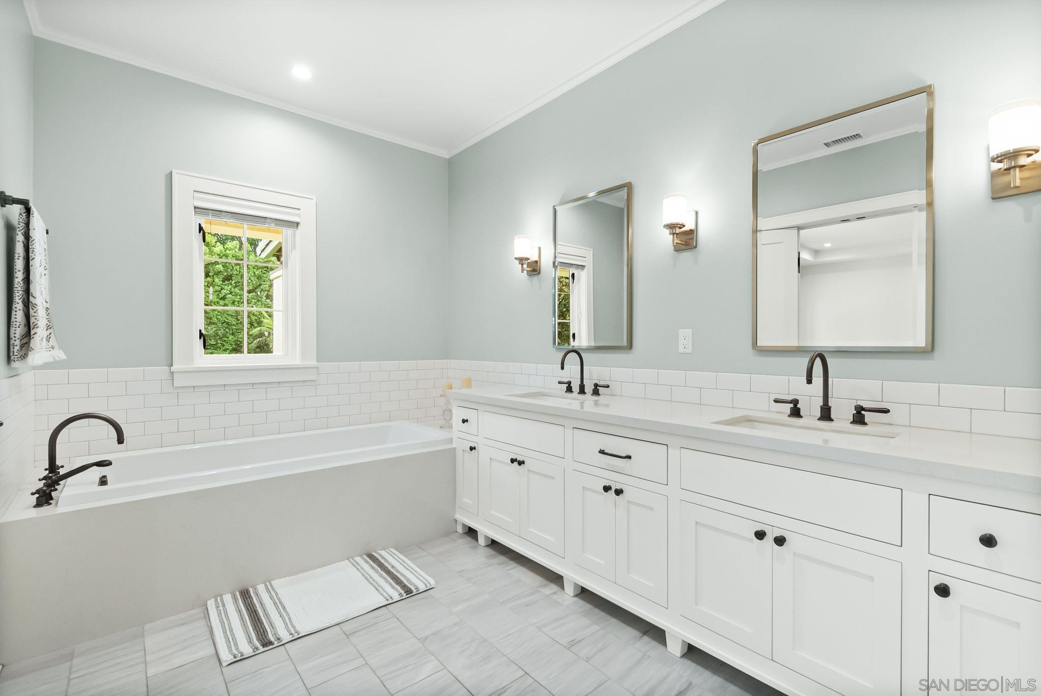 Detail Gallery Image 34 of 43 For 5930  Rutgers Rd, La Jolla,  CA 92037 - 6 Beds | 6/2 Baths