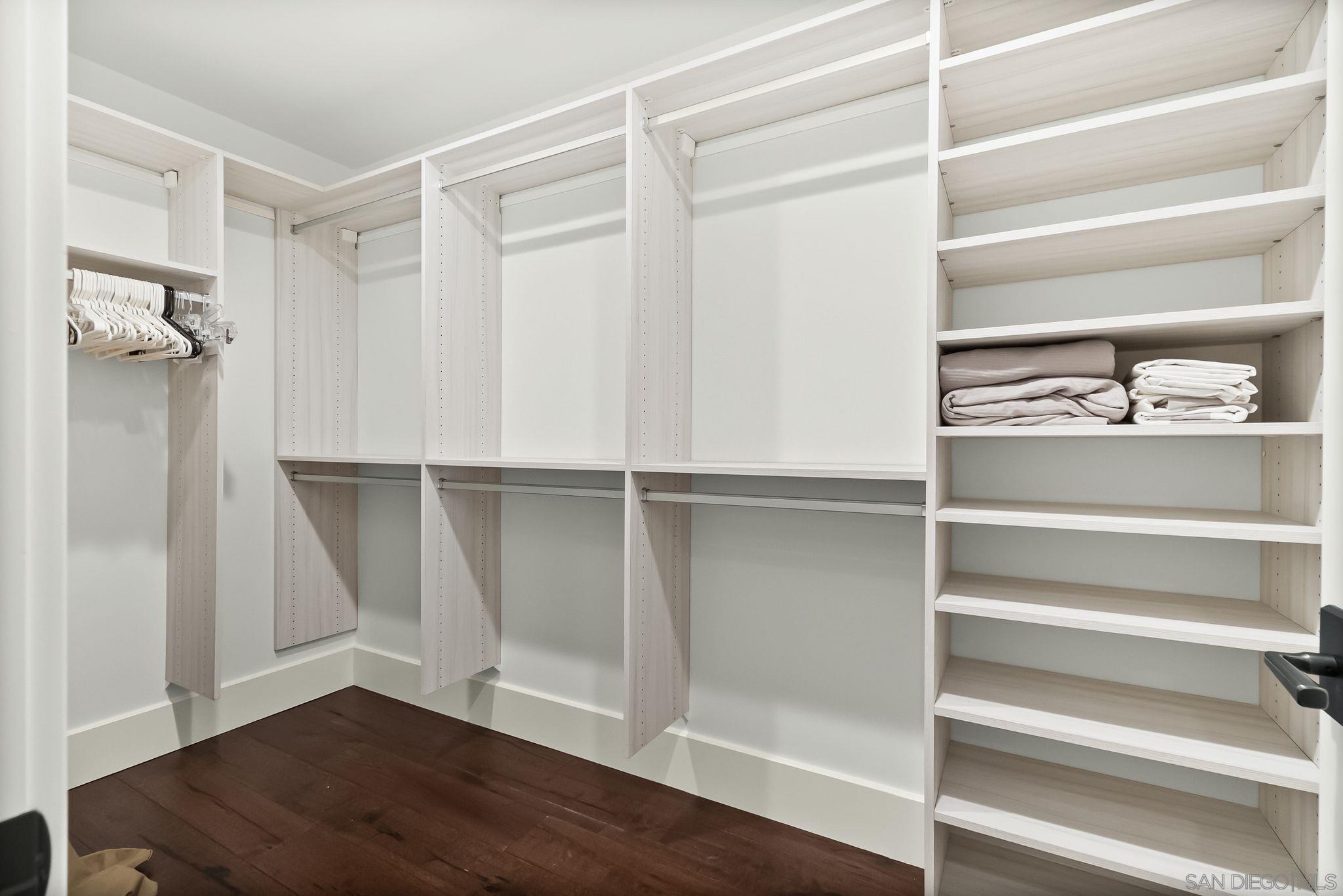 Detail Gallery Image 36 of 43 For 5930  Rutgers Rd, La Jolla,  CA 92037 - 6 Beds | 6/2 Baths