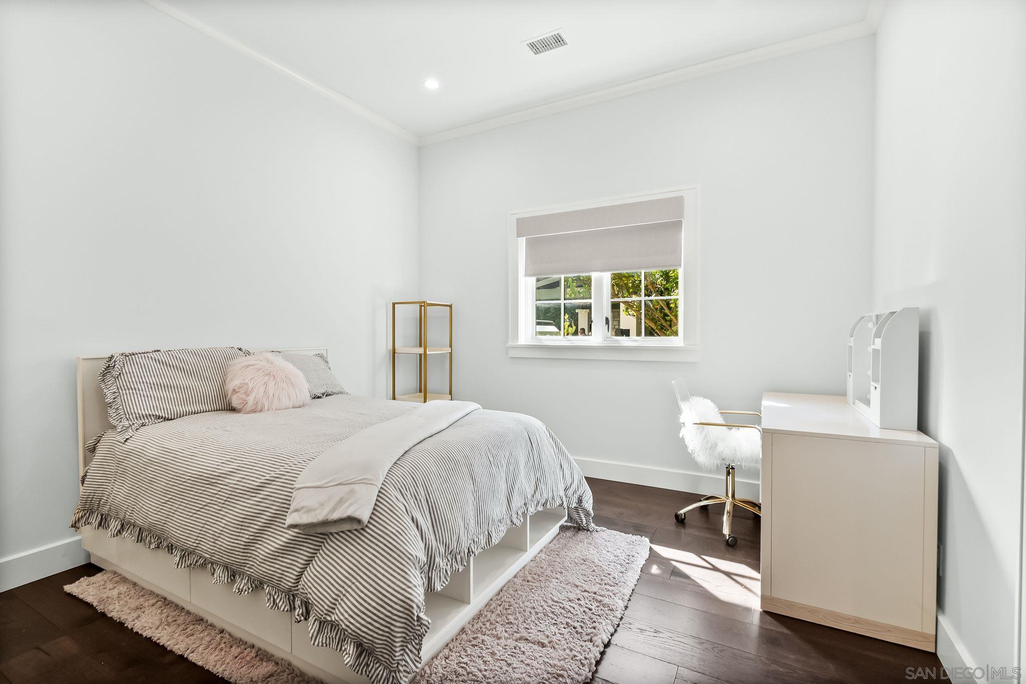 Detail Gallery Image 38 of 43 For 5930  Rutgers Rd, La Jolla,  CA 92037 - 6 Beds | 6/2 Baths