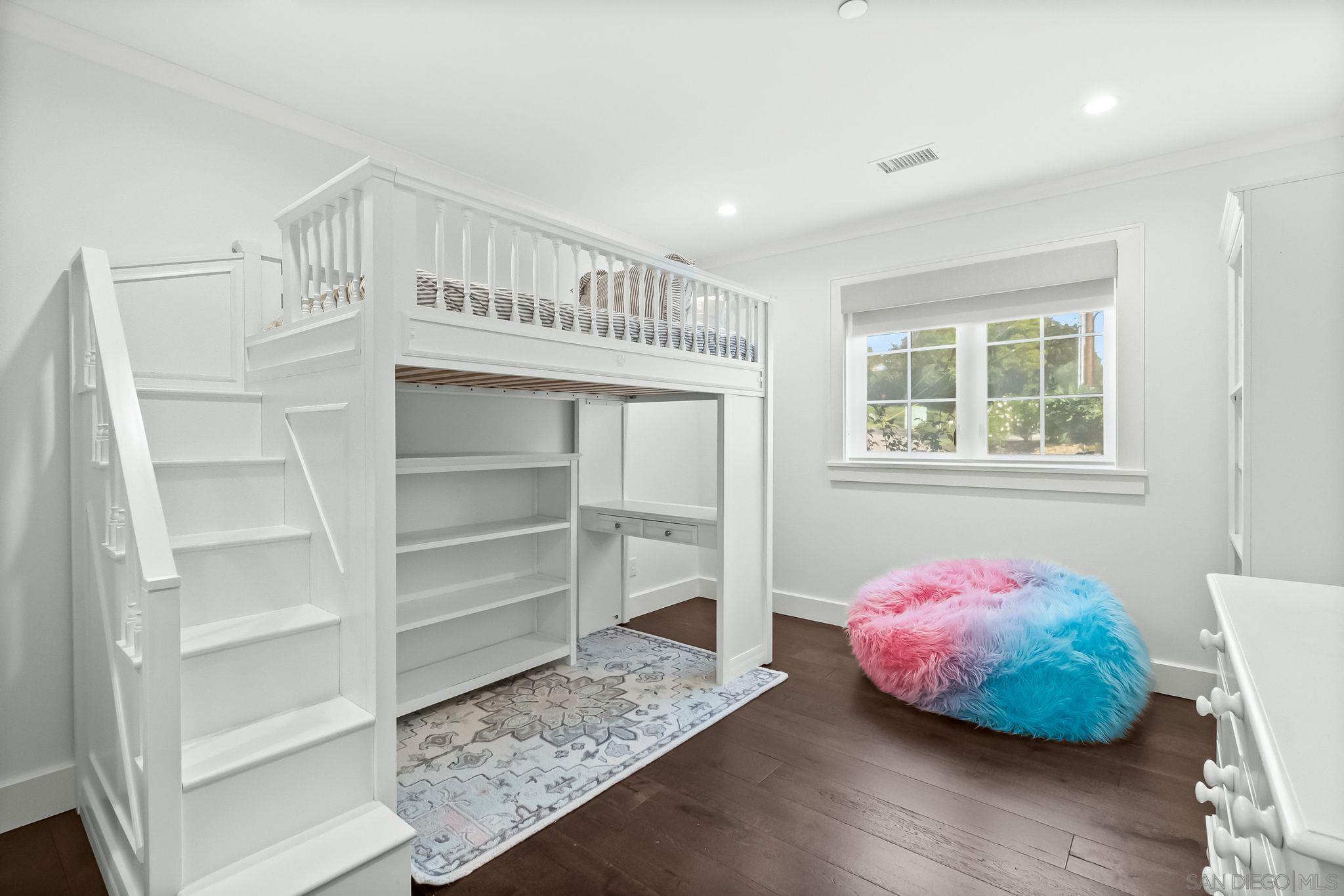 Detail Gallery Image 39 of 43 For 5930  Rutgers Rd, La Jolla,  CA 92037 - 6 Beds | 6/2 Baths