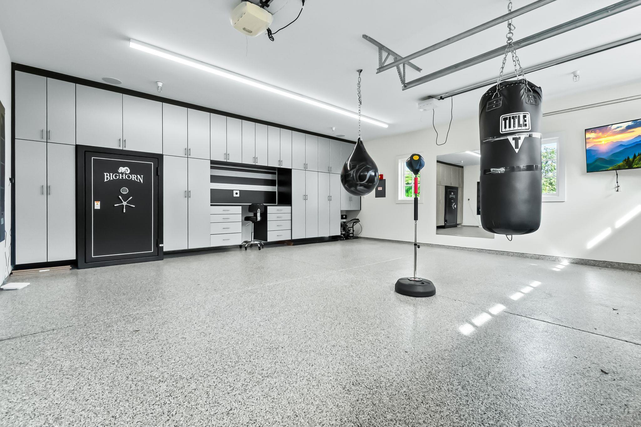 Detail Gallery Image 42 of 43 For 5930  Rutgers Rd, La Jolla,  CA 92037 - 6 Beds | 6/2 Baths