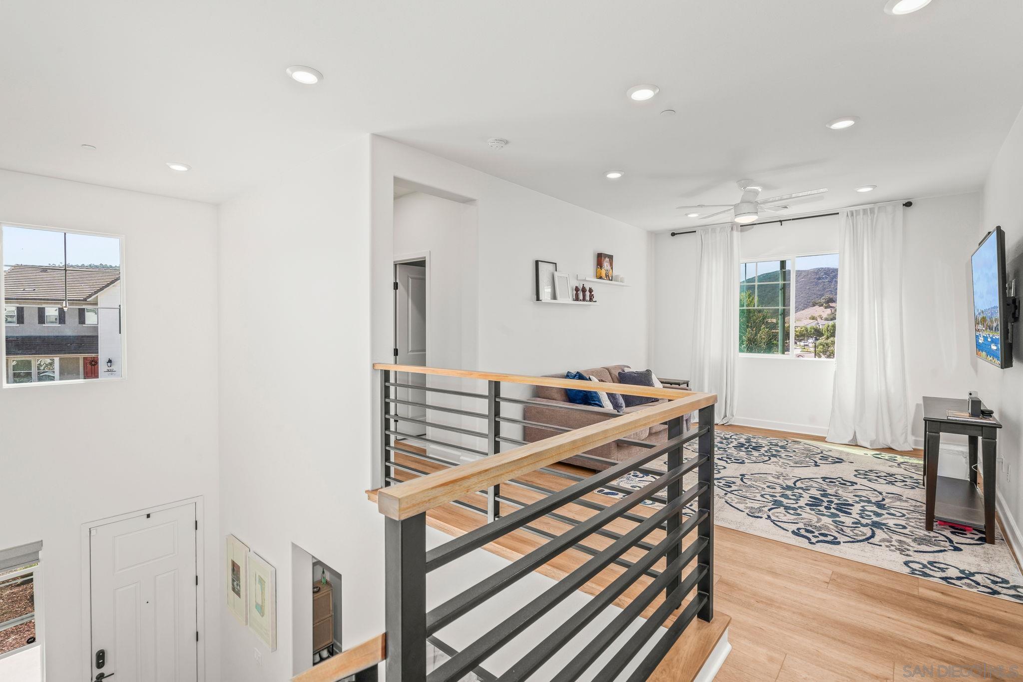 Detail Gallery Image 17 of 39 For 3012  Starry Night Dr, Escondido,  CA 92029 - 5 Beds | 3/1 Baths