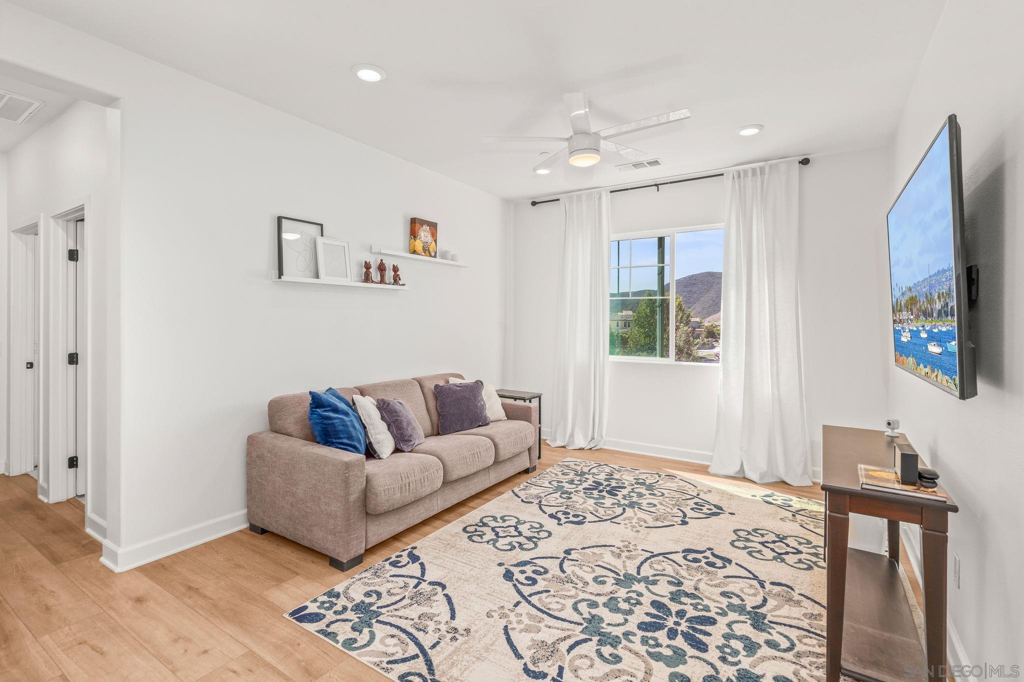 Detail Gallery Image 18 of 39 For 3012  Starry Night Dr, Escondido,  CA 92029 - 5 Beds | 3/1 Baths