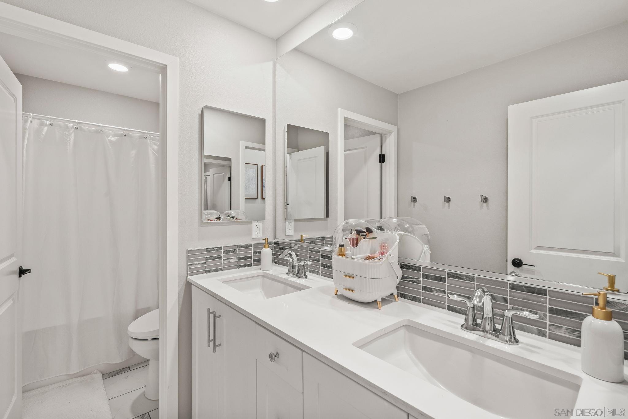 Detail Gallery Image 26 of 39 For 3012  Starry Night Dr, Escondido,  CA 92029 - 5 Beds | 3/1 Baths