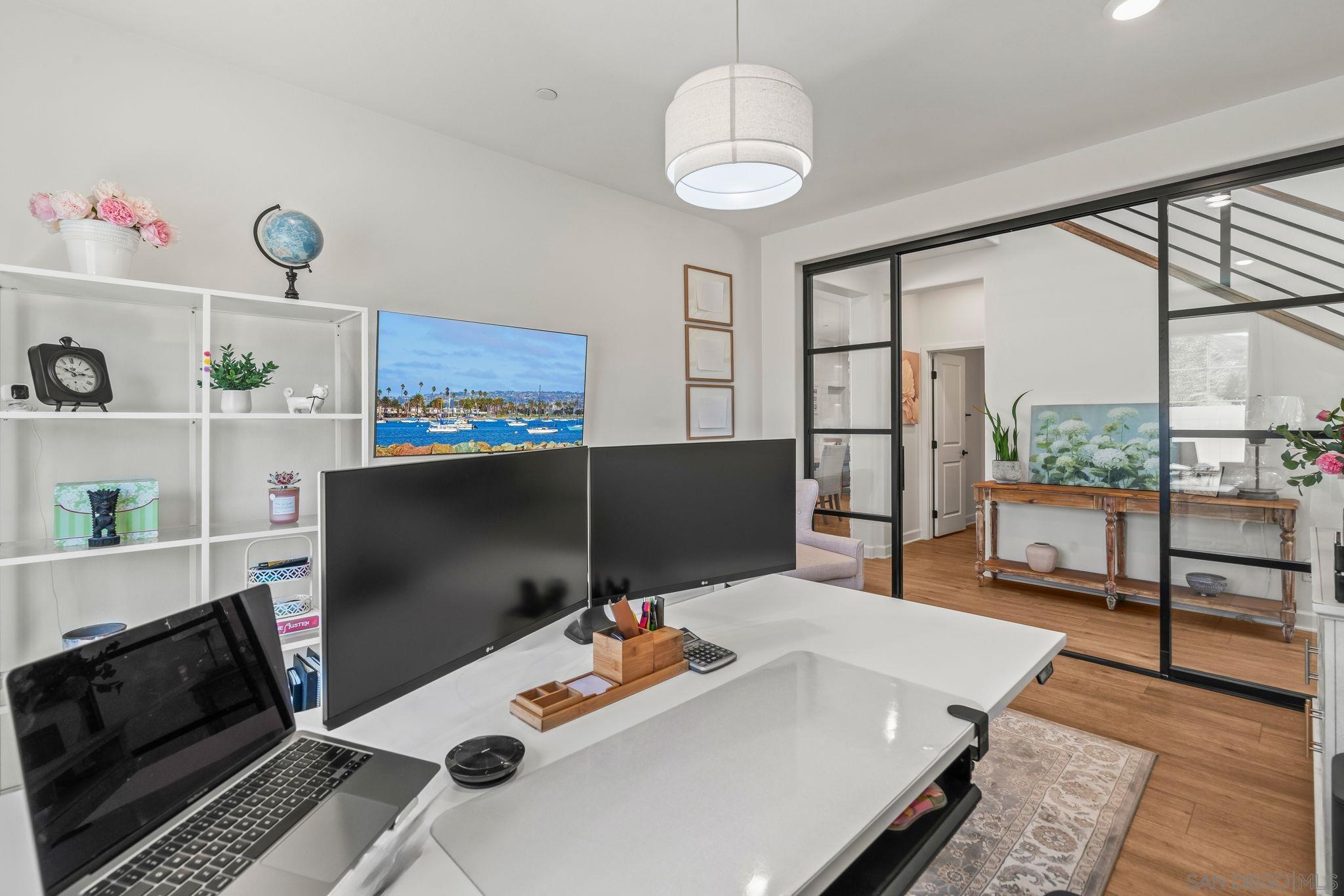 Detail Gallery Image 5 of 39 For 3012  Starry Night Dr, Escondido,  CA 92029 - 5 Beds | 3/1 Baths