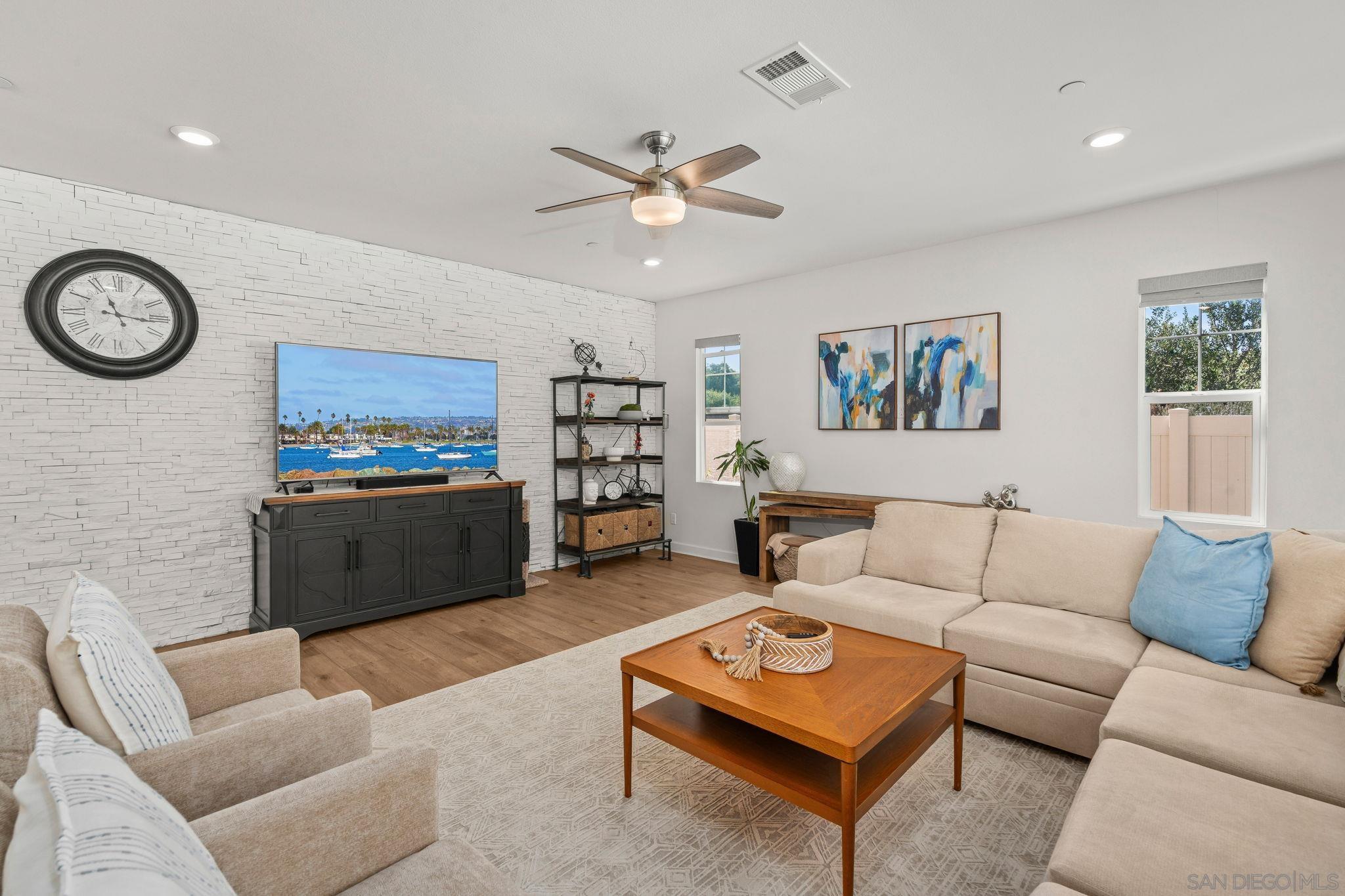 Detail Gallery Image 7 of 39 For 3012  Starry Night Dr, Escondido,  CA 92029 - 5 Beds | 3/1 Baths