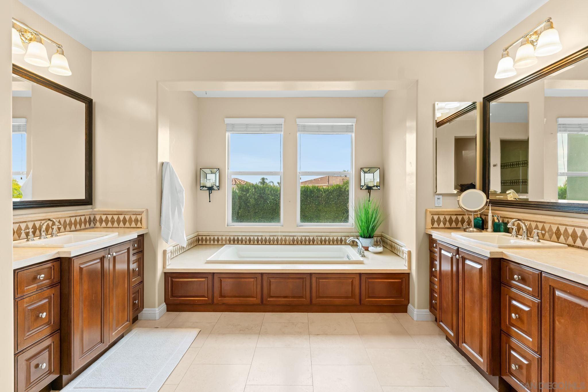 Detail Gallery Image 29 of 70 For 15740  Bacara Ct, San Diego,  CA 92131 - 6 Beds | 4/1 Baths