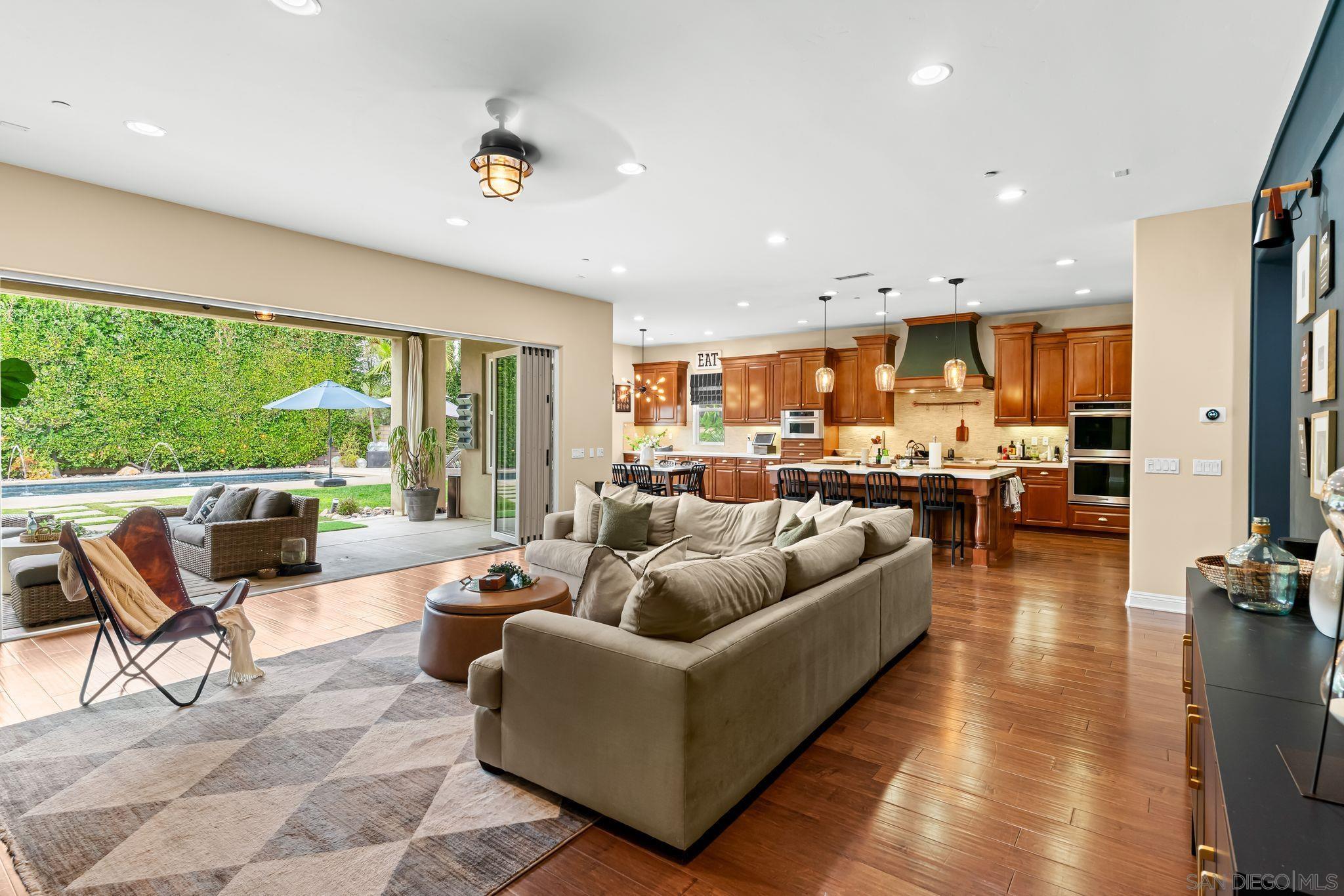 Detail Gallery Image 38 of 70 For 15740  Bacara Ct, San Diego,  CA 92131 - 6 Beds | 4/1 Baths