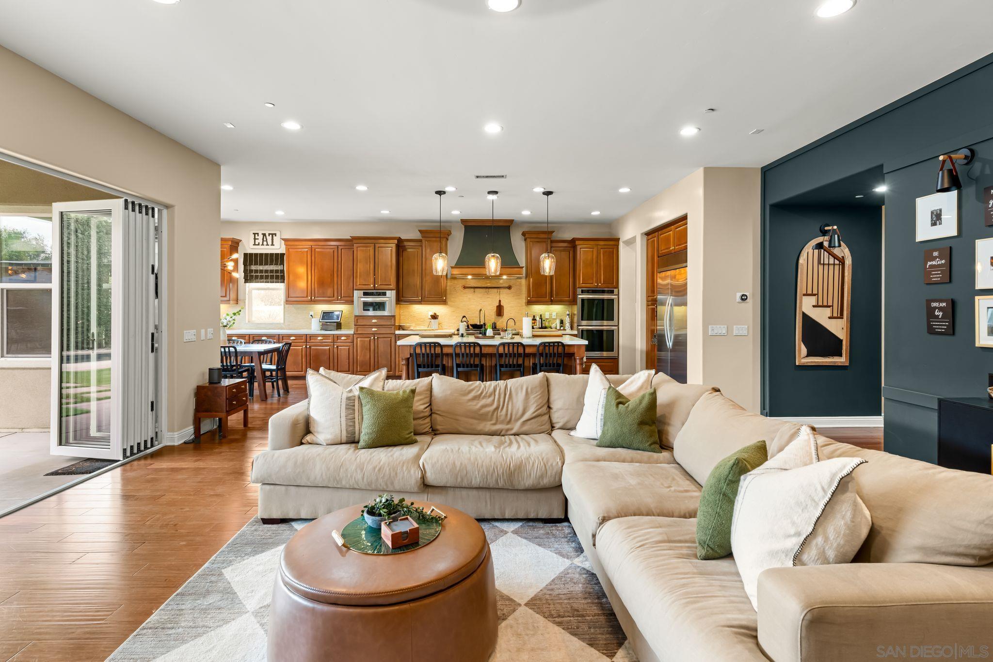 Detail Gallery Image 42 of 70 For 15740  Bacara Ct, San Diego,  CA 92131 - 6 Beds | 4/1 Baths