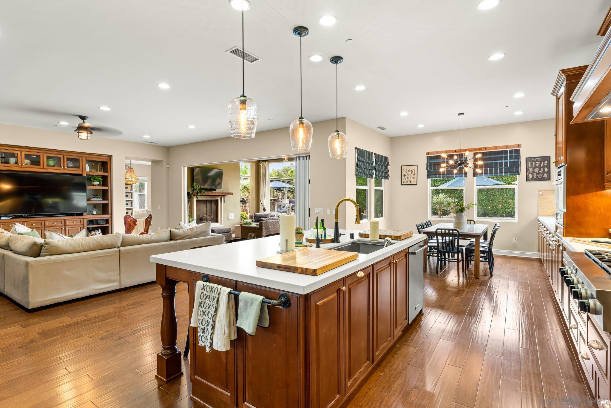 Detail Gallery Image 44 of 70 For 15740  Bacara Ct, San Diego,  CA 92131 - 6 Beds | 4/1 Baths