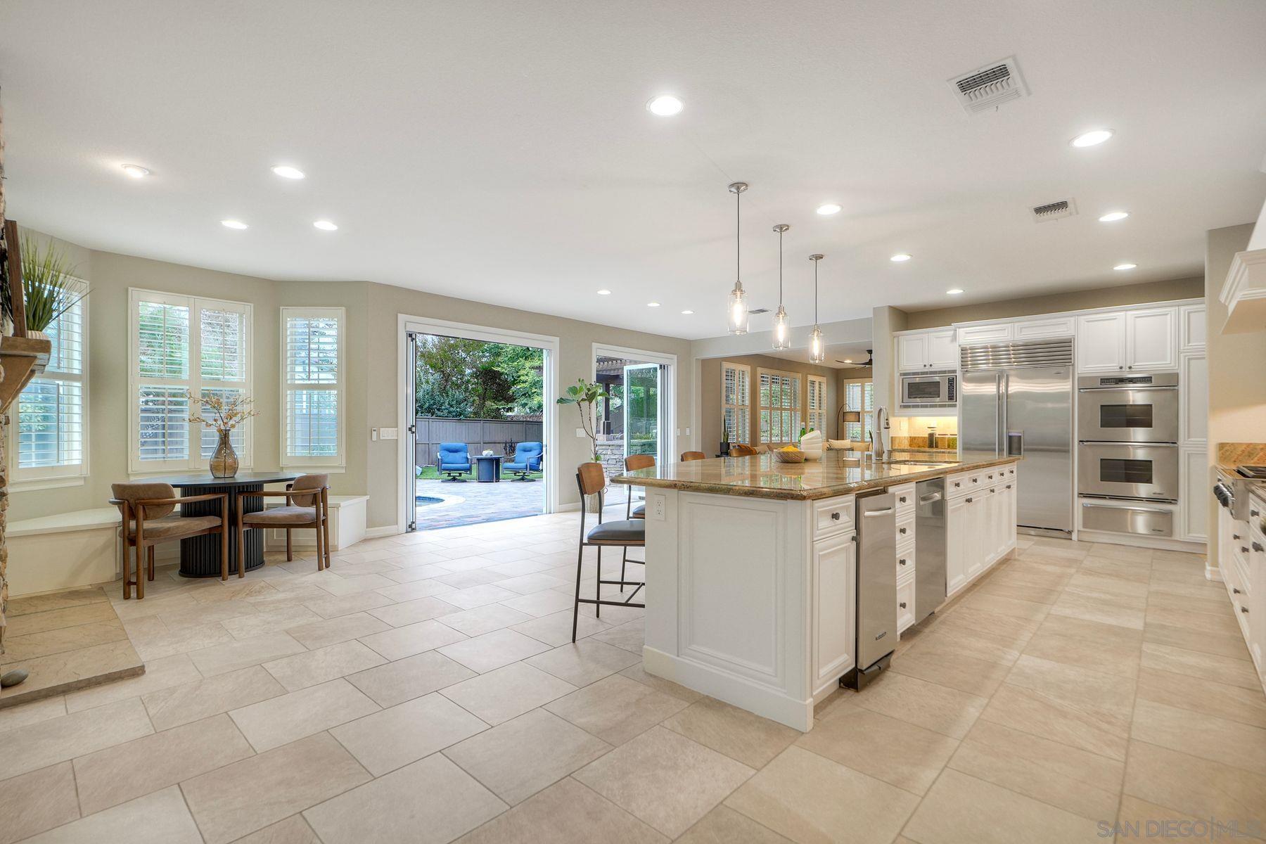 Detail Gallery Image 10 of 65 For 7327  Circulo Papayo, Carlsbad,  CA 92009 - 5 Beds | 4/1 Baths