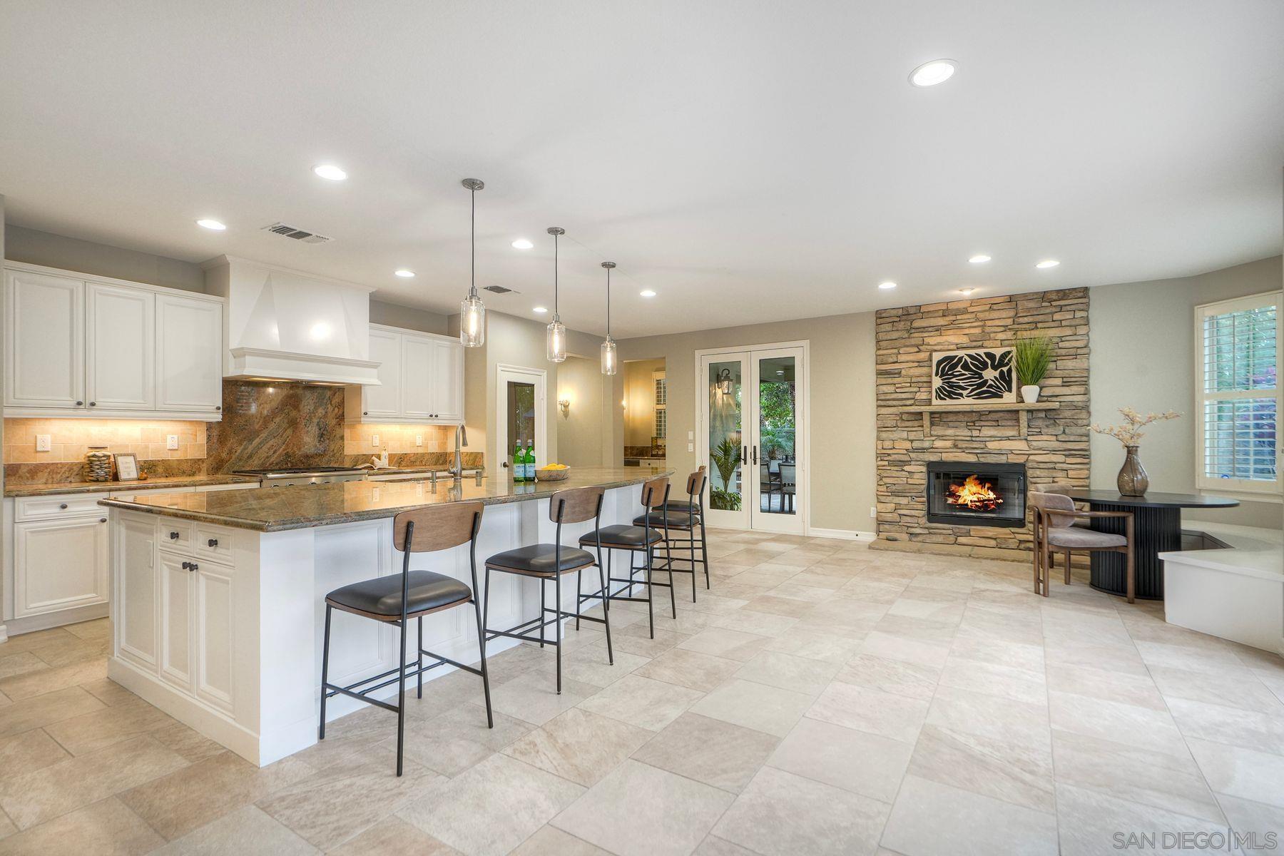 Detail Gallery Image 16 of 65 For 7327  Circulo Papayo, Carlsbad,  CA 92009 - 5 Beds | 4/1 Baths