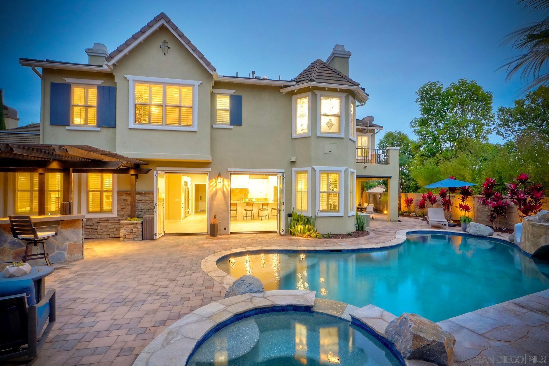 Detail Gallery Image 3 of 65 For 7327  Circulo Papayo, Carlsbad,  CA 92009 - 5 Beds | 4/1 Baths