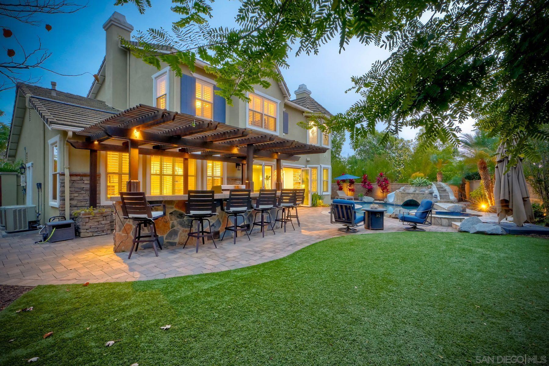 Detail Gallery Image 4 of 65 For 7327  Circulo Papayo, Carlsbad,  CA 92009 - 5 Beds | 4/1 Baths