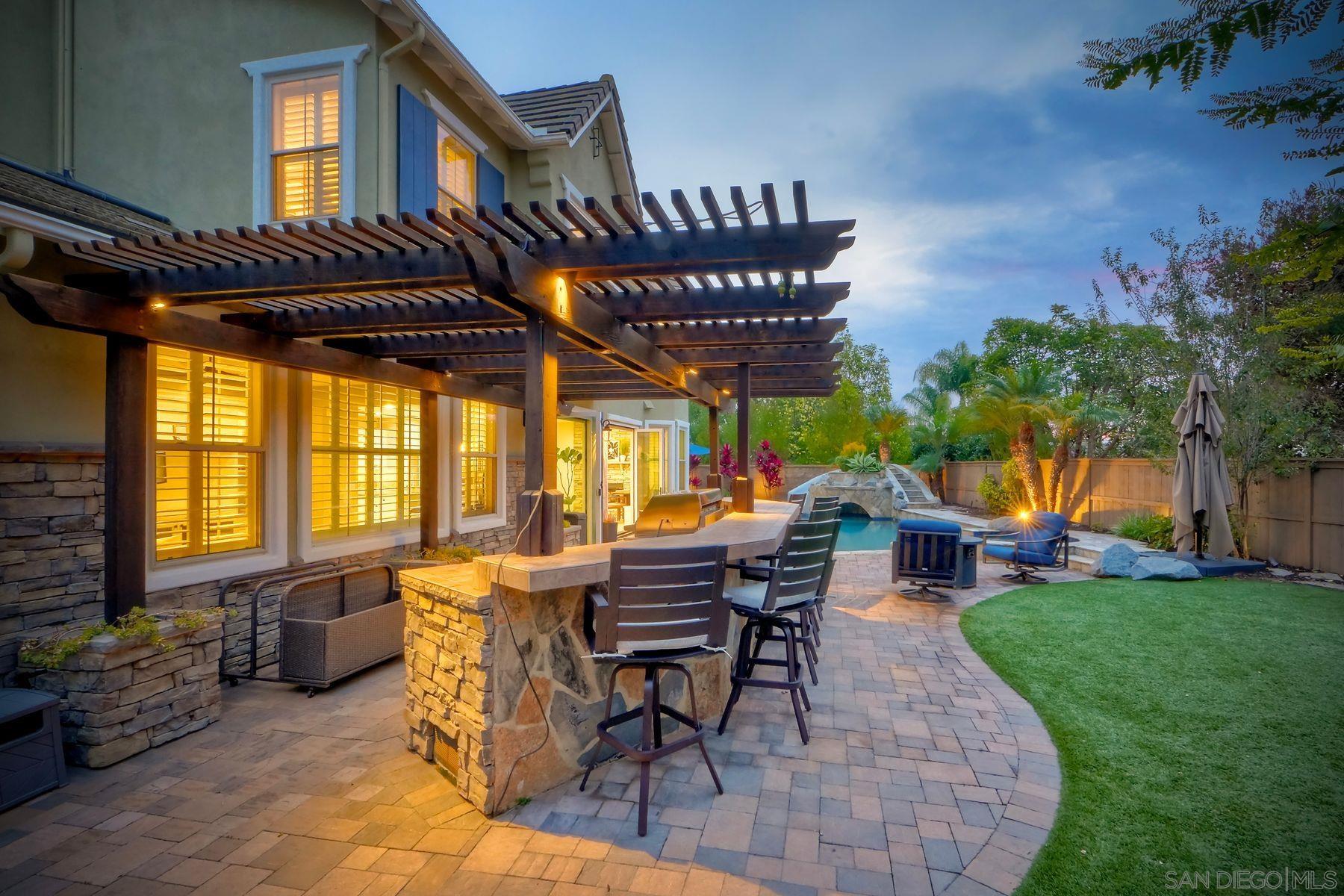 Detail Gallery Image 5 of 65 For 7327  Circulo Papayo, Carlsbad,  CA 92009 - 5 Beds | 4/1 Baths