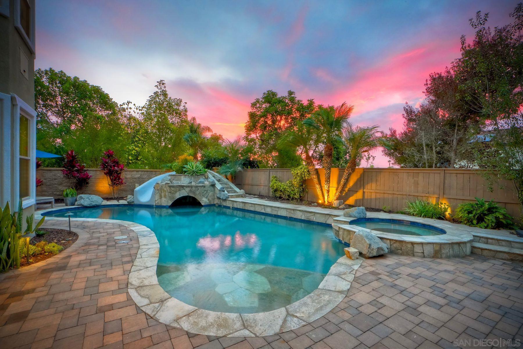 Detail Gallery Image 8 of 65 For 7327  Circulo Papayo, Carlsbad,  CA 92009 - 5 Beds | 4/1 Baths