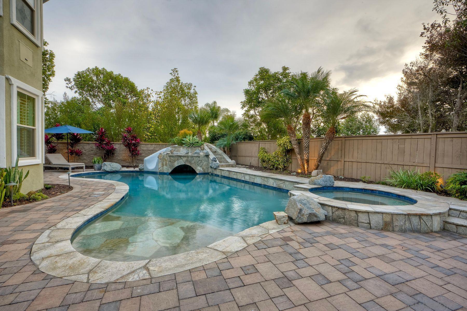 Detail Gallery Image 9 of 65 For 7327  Circulo Papayo, Carlsbad,  CA 92009 - 5 Beds | 4/1 Baths