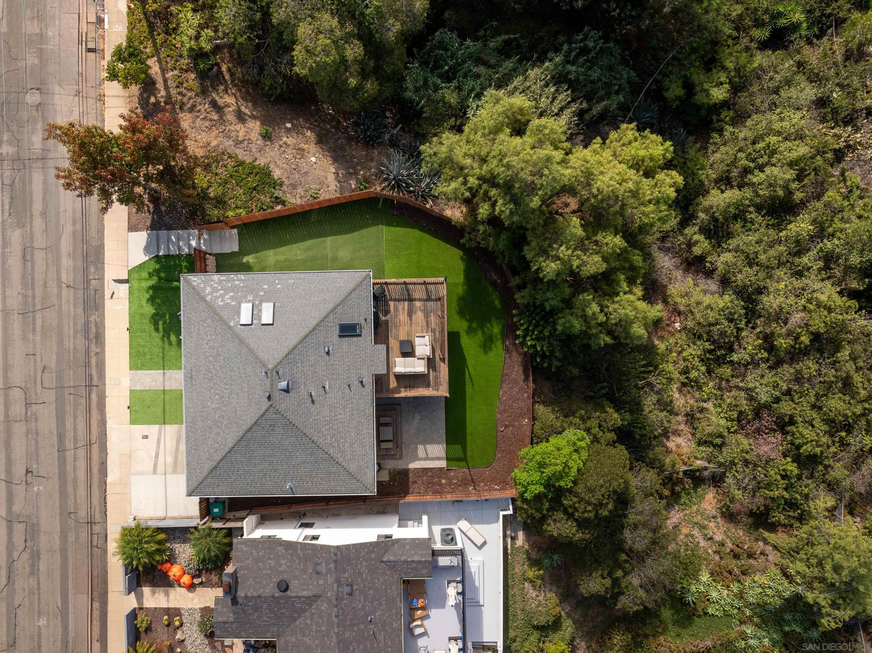 Detail Gallery Image 27 of 27 For 2404  Montclair St, San Diego,  CA 92104 - 4 Beds | 3 Baths