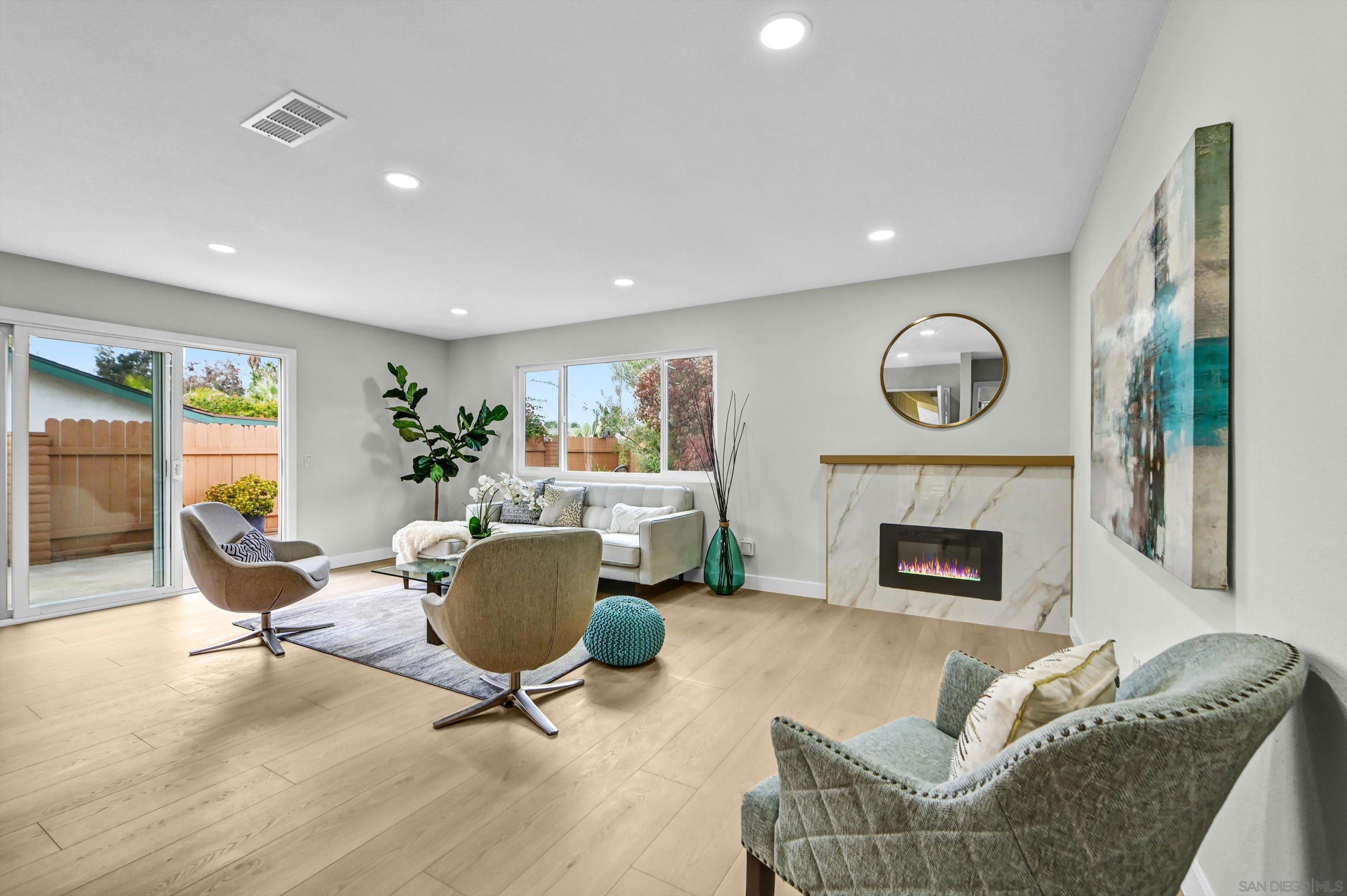 Detail Gallery Image 12 of 29 For 3904  Sherbourne Dr, Oceanside,  CA 92056 - 4 Beds | 2 Baths