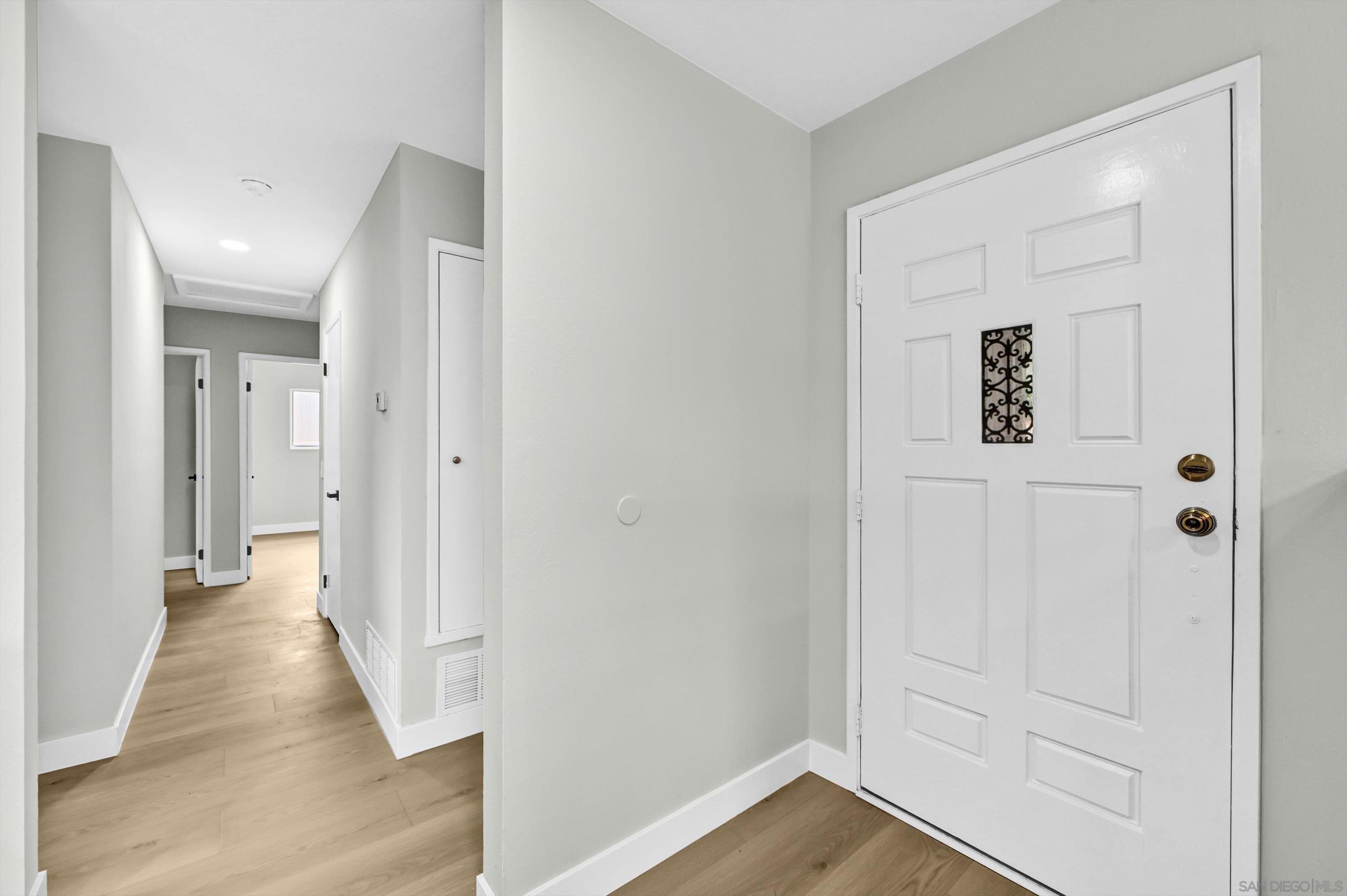 Detail Gallery Image 13 of 29 For 3904  Sherbourne Dr, Oceanside,  CA 92056 - 4 Beds | 2 Baths