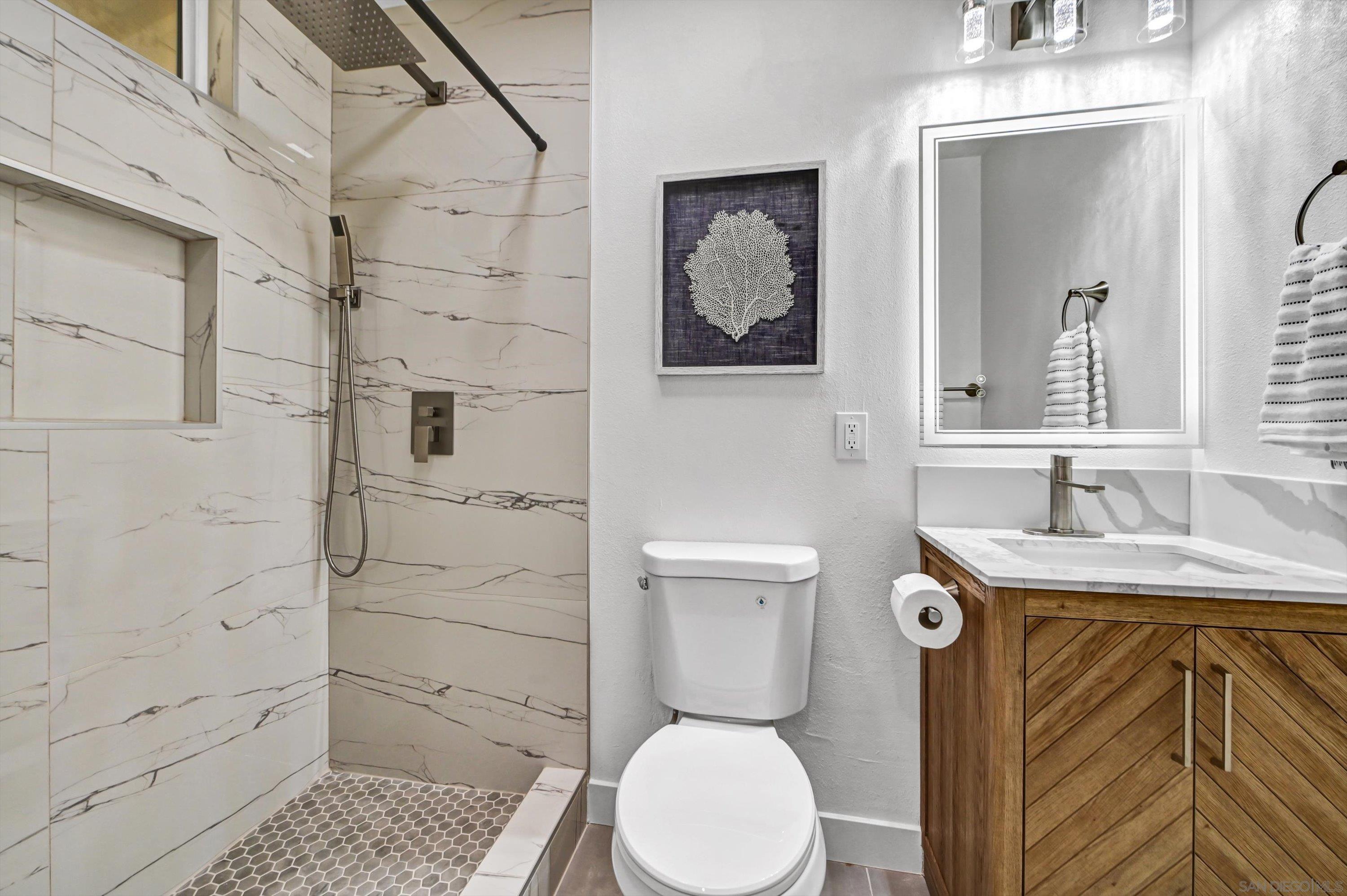 Detail Gallery Image 20 of 29 For 3904  Sherbourne Dr, Oceanside,  CA 92056 - 4 Beds | 2 Baths