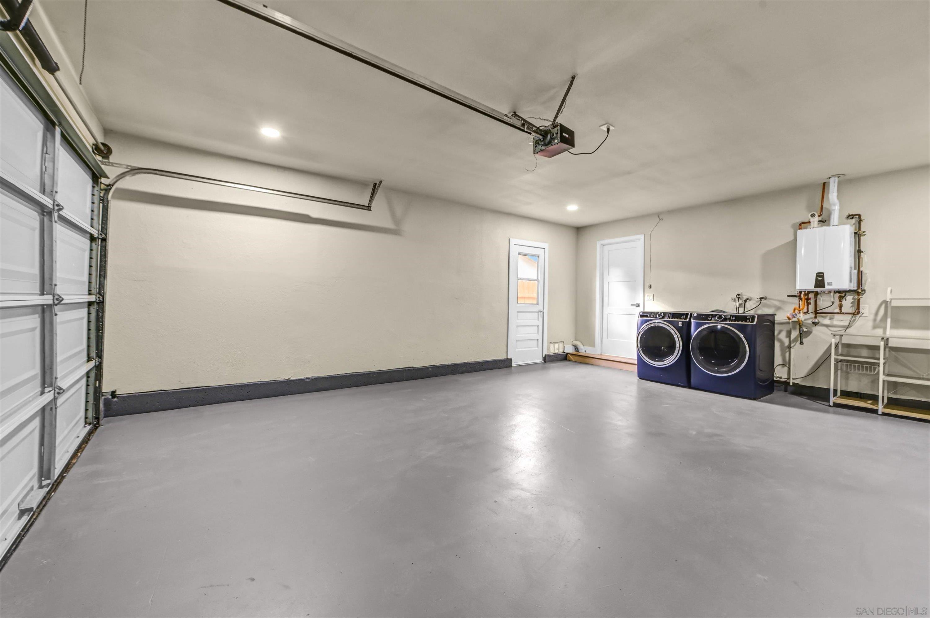 Detail Gallery Image 23 of 29 For 3904  Sherbourne Dr, Oceanside,  CA 92056 - 4 Beds | 2 Baths