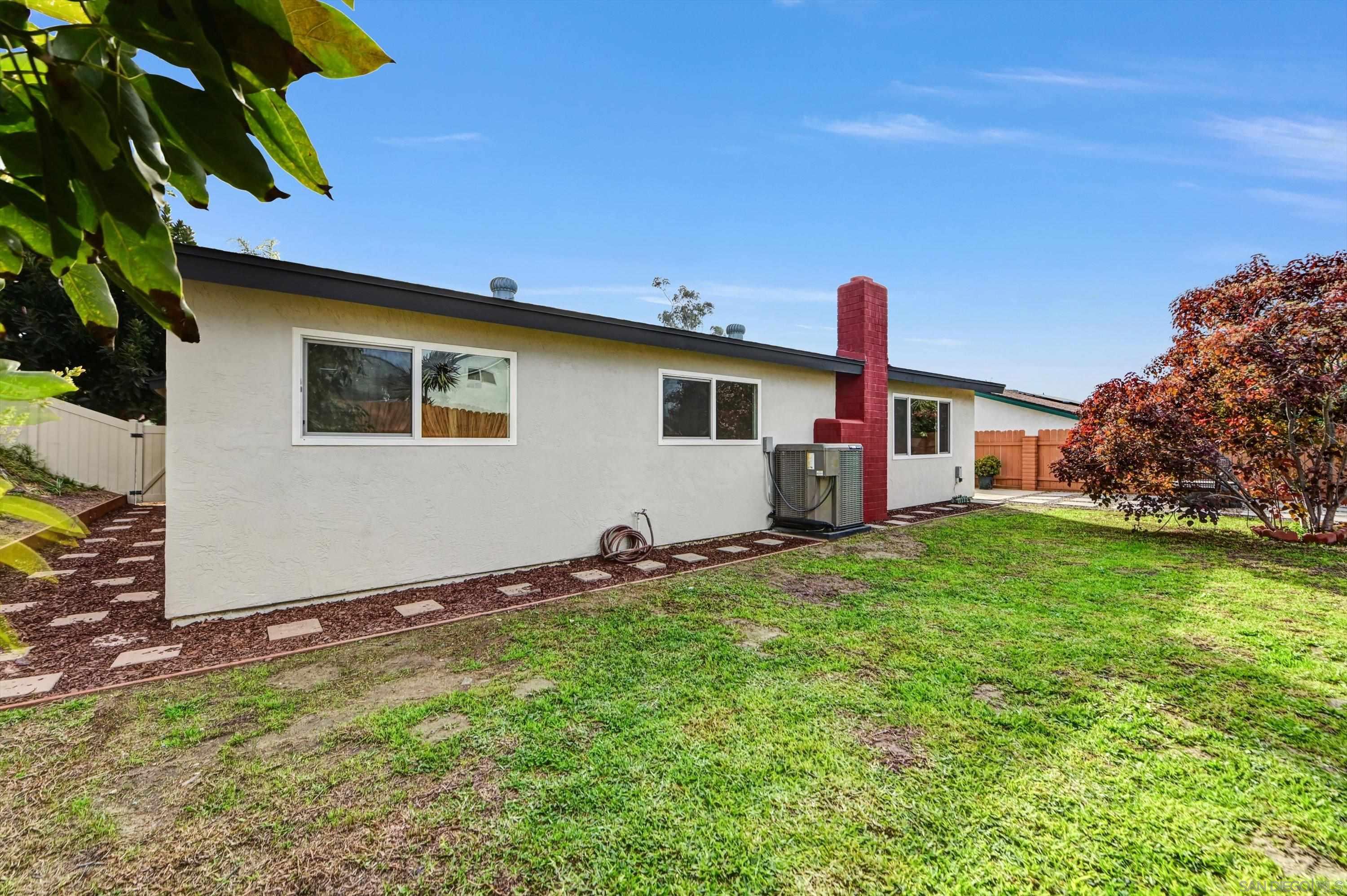 Detail Gallery Image 28 of 29 For 3904  Sherbourne Dr, Oceanside,  CA 92056 - 4 Beds | 2 Baths