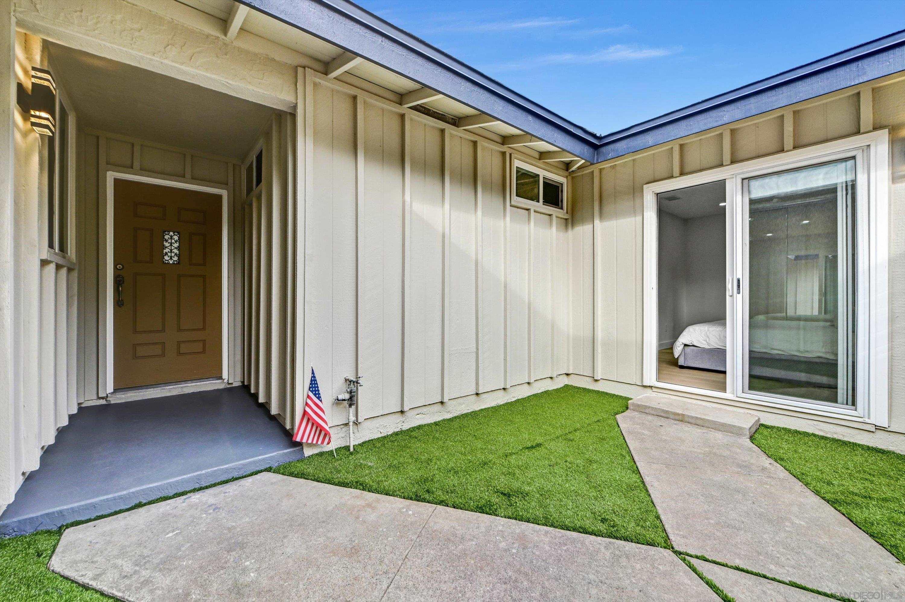 Detail Gallery Image 6 of 29 For 3904  Sherbourne Dr, Oceanside,  CA 92056 - 4 Beds | 2 Baths