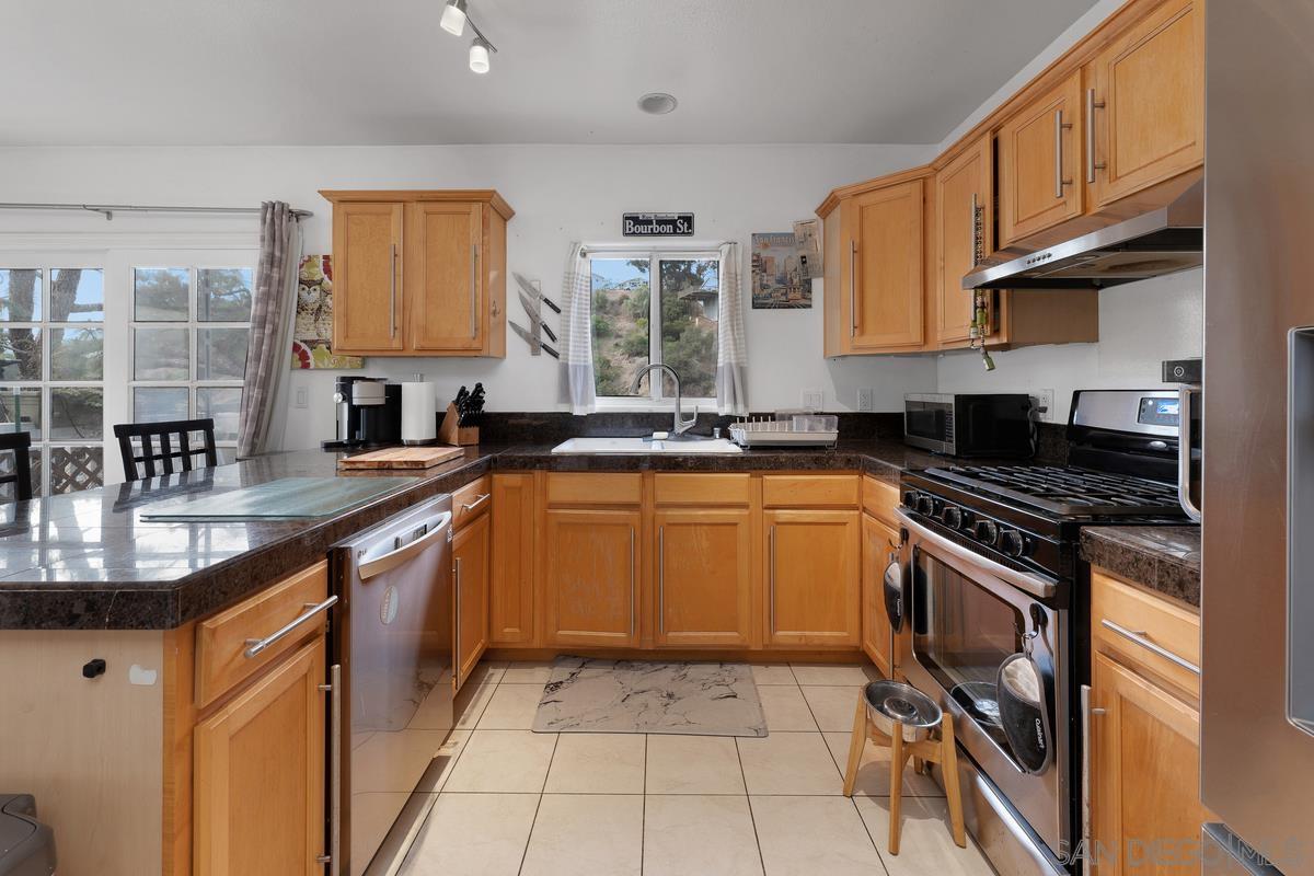 Detail Gallery Image 7 of 23 For 2866  Eagle St, San Diego,  CA 92103 - 3 Beds | 2 Baths