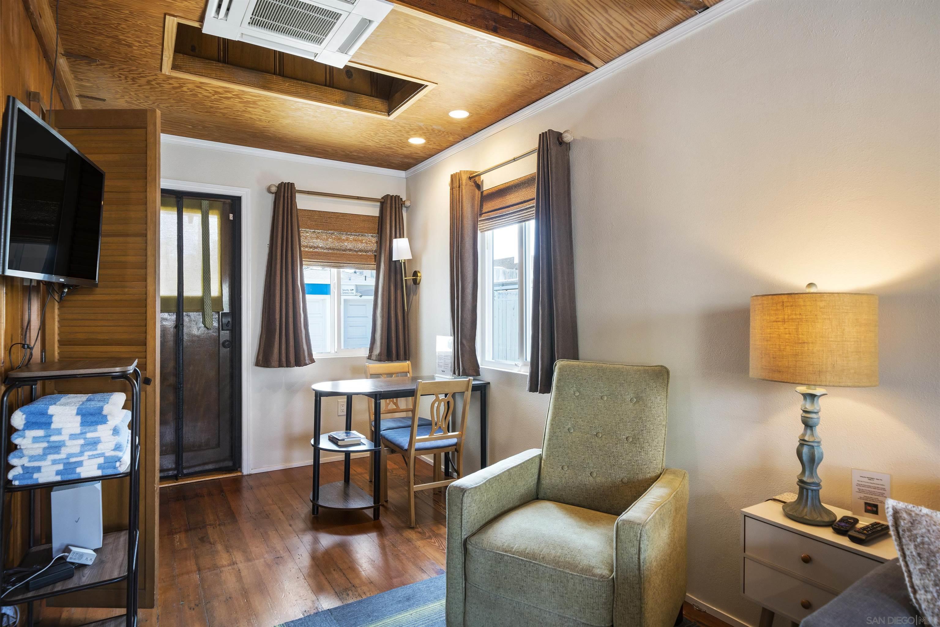 Detail Gallery Image 11 of 33 For 5123  Lotus St, San Diego,  CA 92107 - 1 Beds | 1 Baths