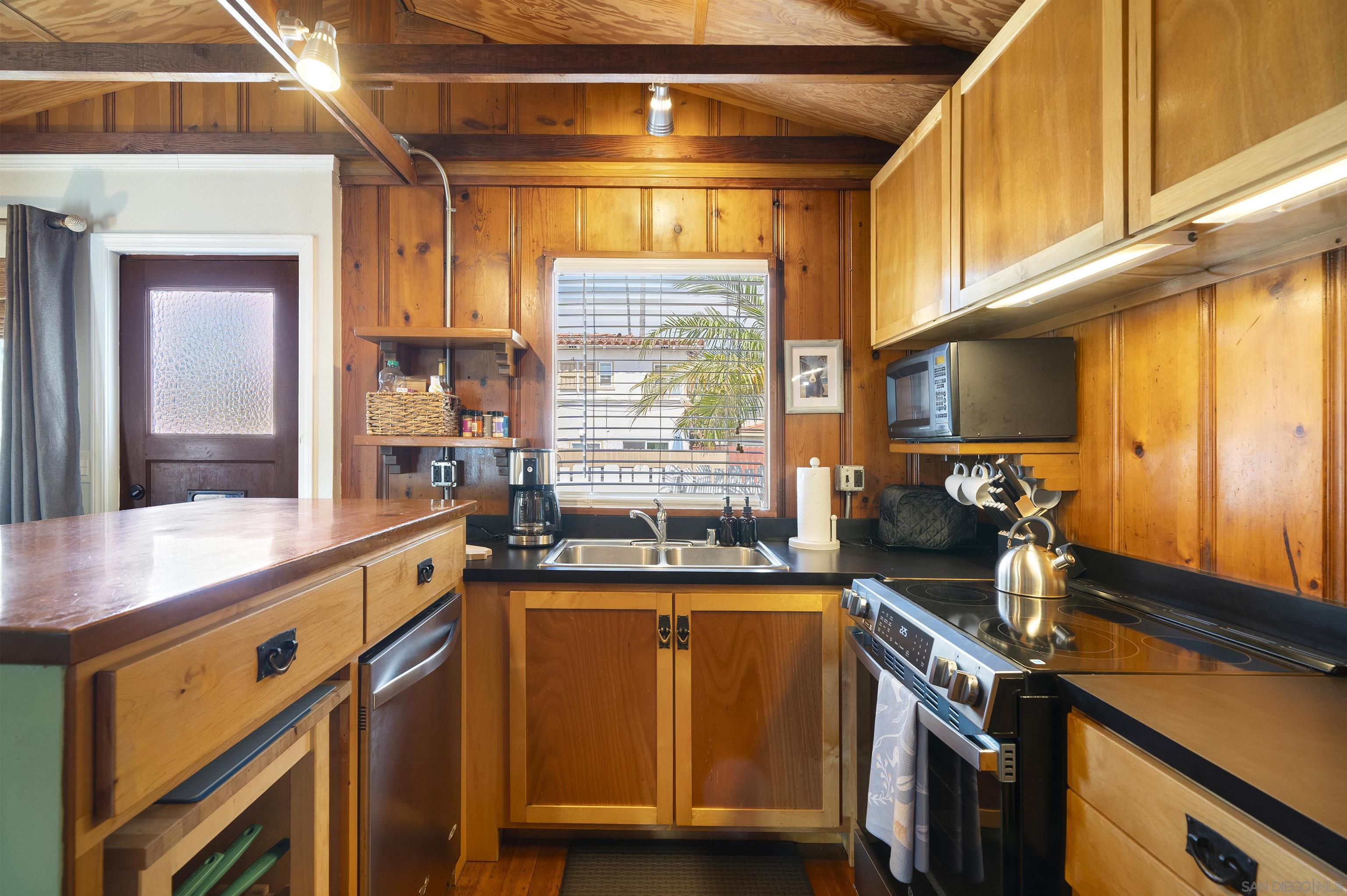 Detail Gallery Image 25 of 33 For 5123  Lotus St, San Diego,  CA 92107 - 1 Beds | 1 Baths