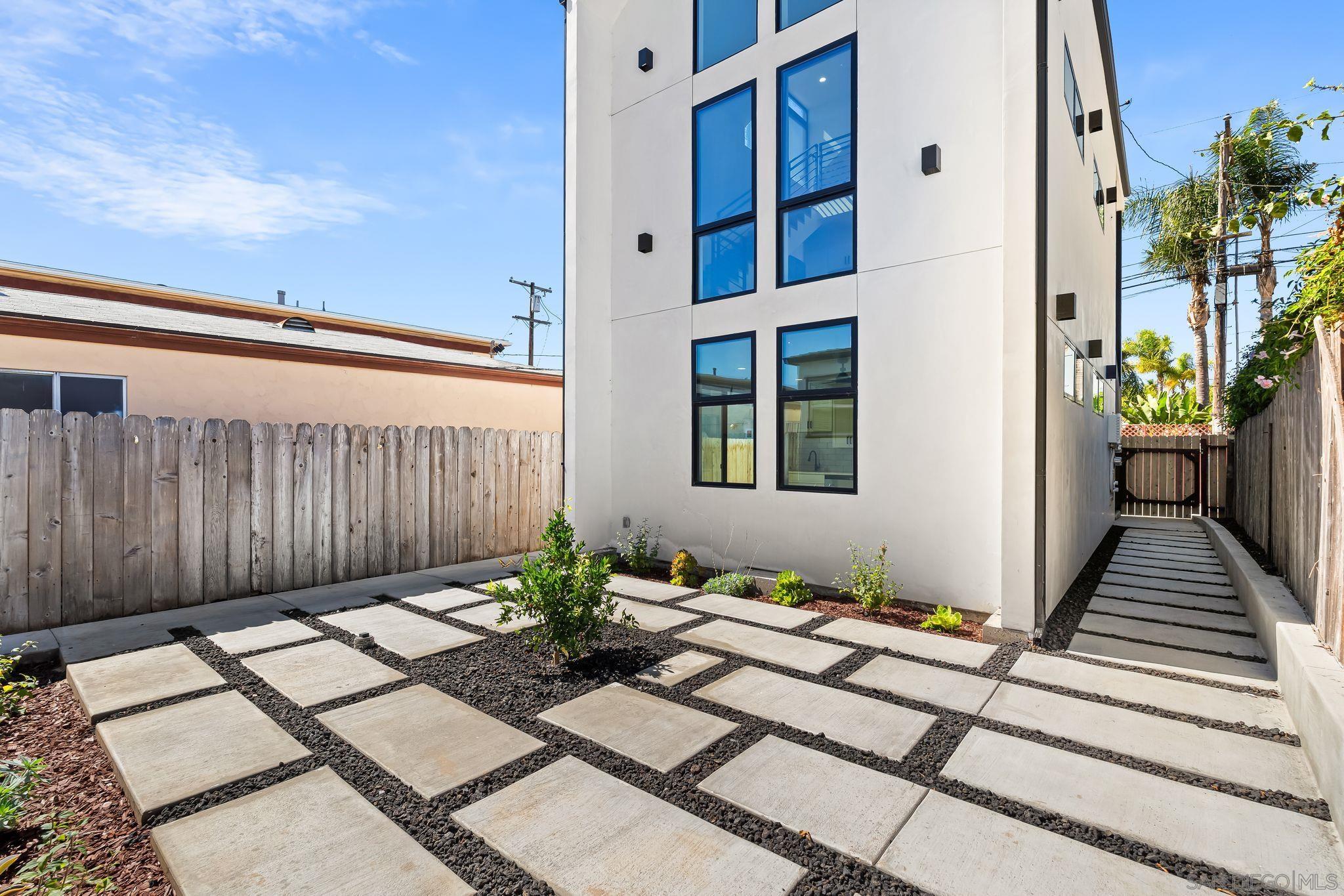 Detail Gallery Image 4 of 72 For 3322-28  Nile St, San Diego,  CA 92104 - – Beds | – Baths