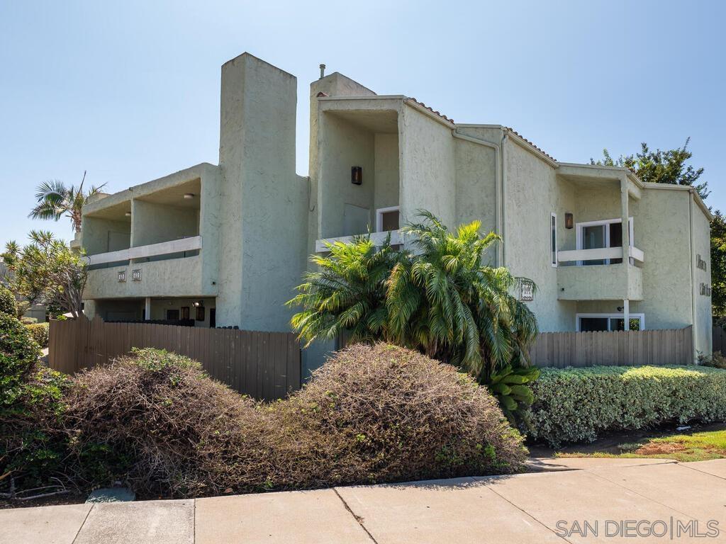 Detail Gallery Image 2 of 37 For 150  E St  #A1,  Chula Vista,  CA 91910 - 4 Beds | 1/1 Baths