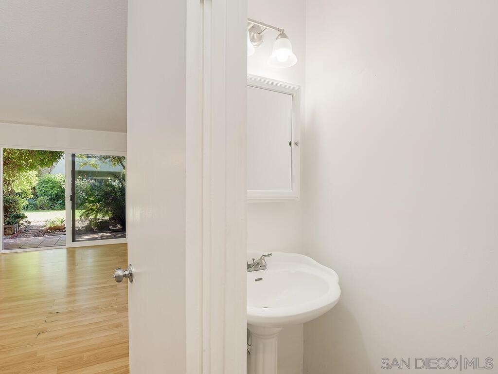 Detail Gallery Image 14 of 37 For 150  E St  #A1,  Chula Vista,  CA 91910 - 4 Beds | 1/1 Baths