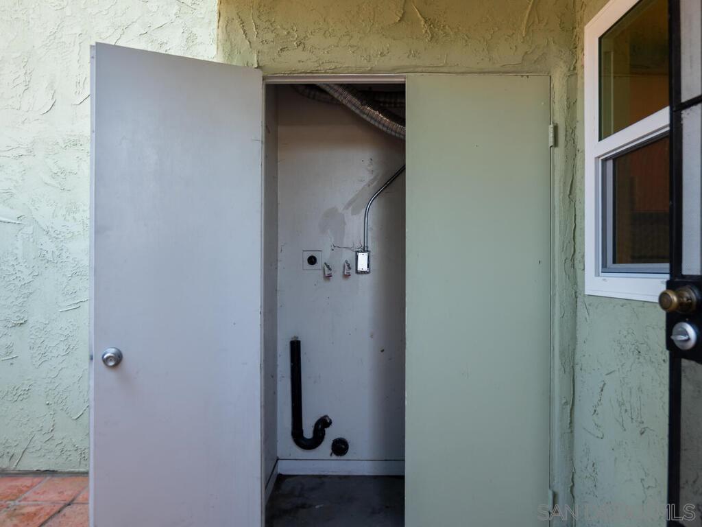 Detail Gallery Image 28 of 37 For 150  E St  #A1,  Chula Vista,  CA 91910 - 4 Beds | 1/1 Baths