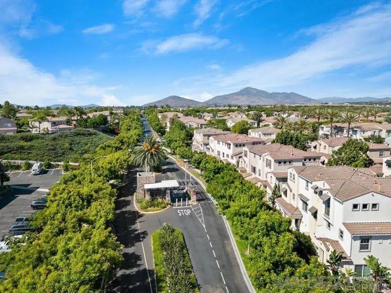 Detail Gallery Image 5 of 7 For 1278  Fools Gold Way  2, Chula Vista,  CA 91913 - 3 Beds | 2/1 Baths