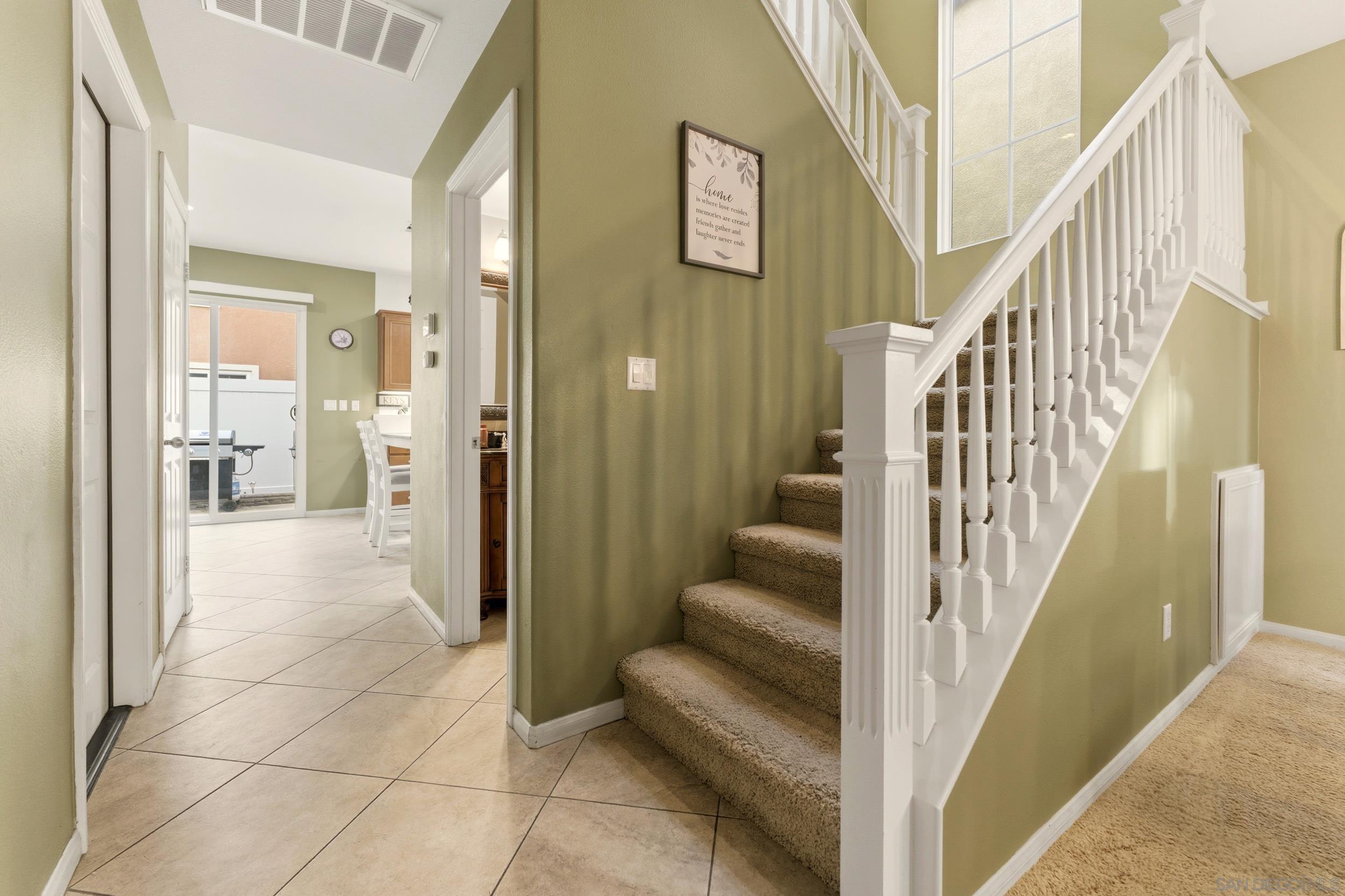 Detail Gallery Image 11 of 51 For 465  Ashbourne Gln, Escondido,  CA 92027 - 4 Beds | 2/1 Baths