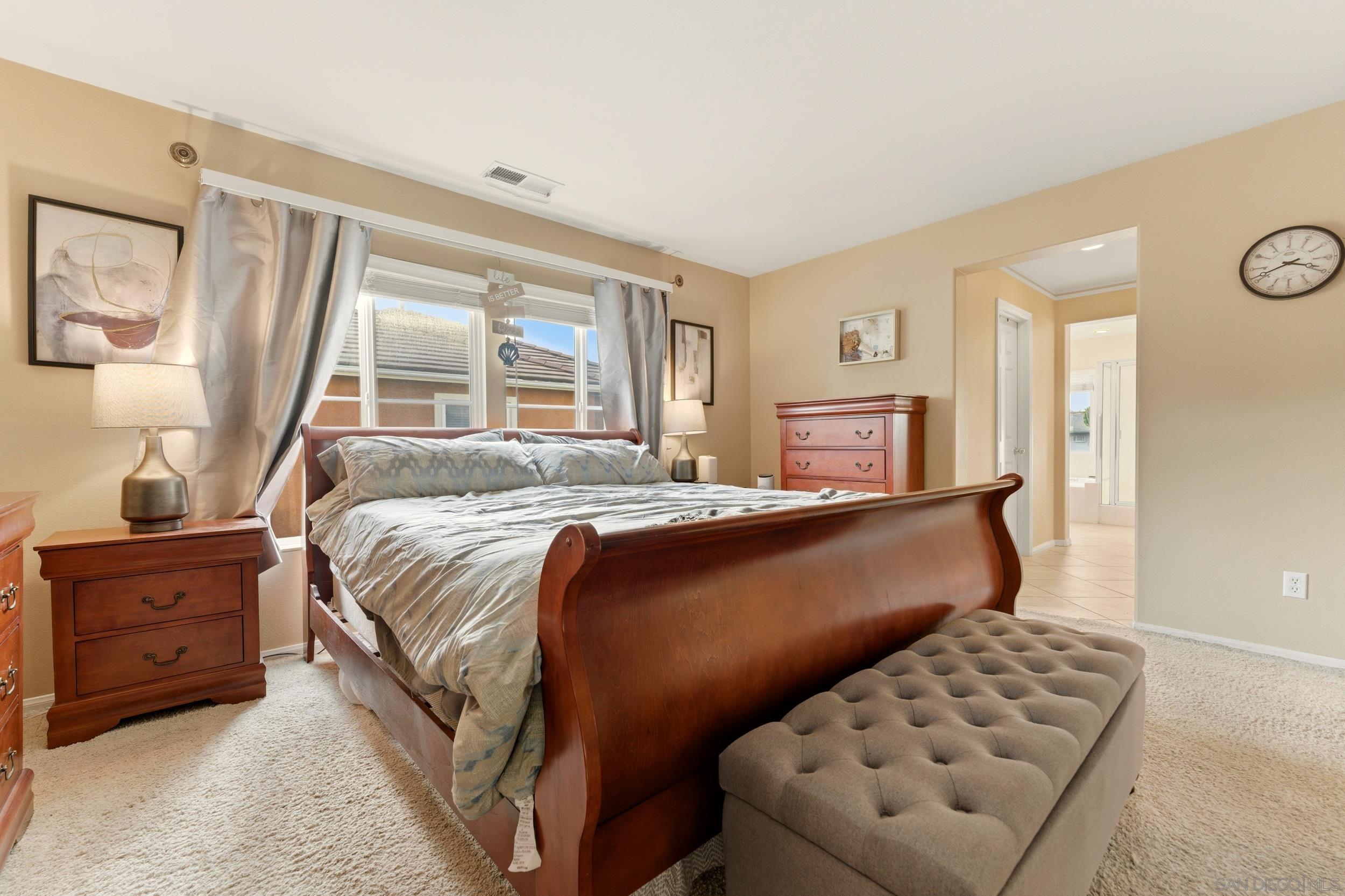 Detail Gallery Image 16 of 51 For 465  Ashbourne Gln, Escondido,  CA 92027 - 4 Beds | 2/1 Baths