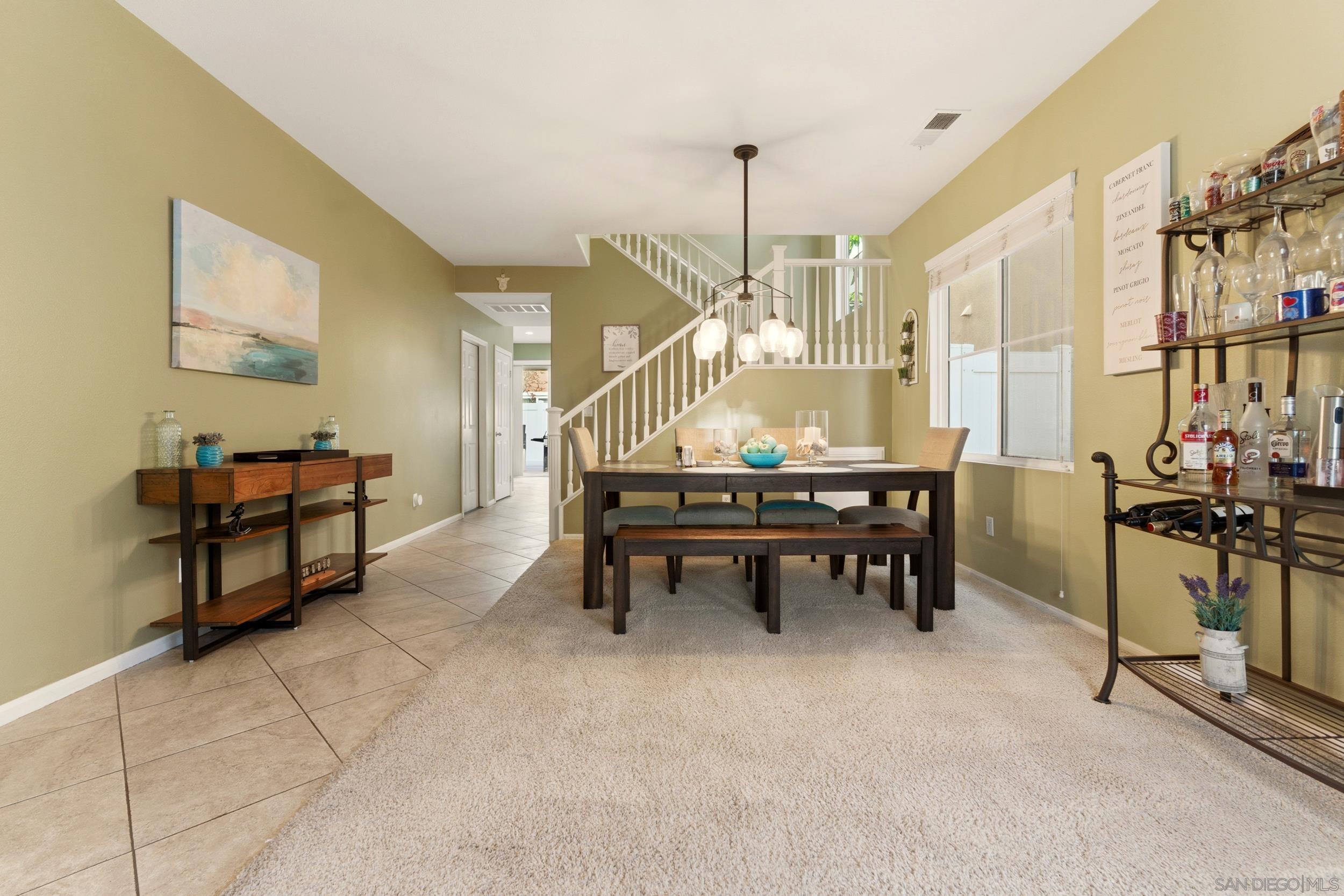 Detail Gallery Image 17 of 51 For 465  Ashbourne Gln, Escondido,  CA 92027 - 4 Beds | 2/1 Baths