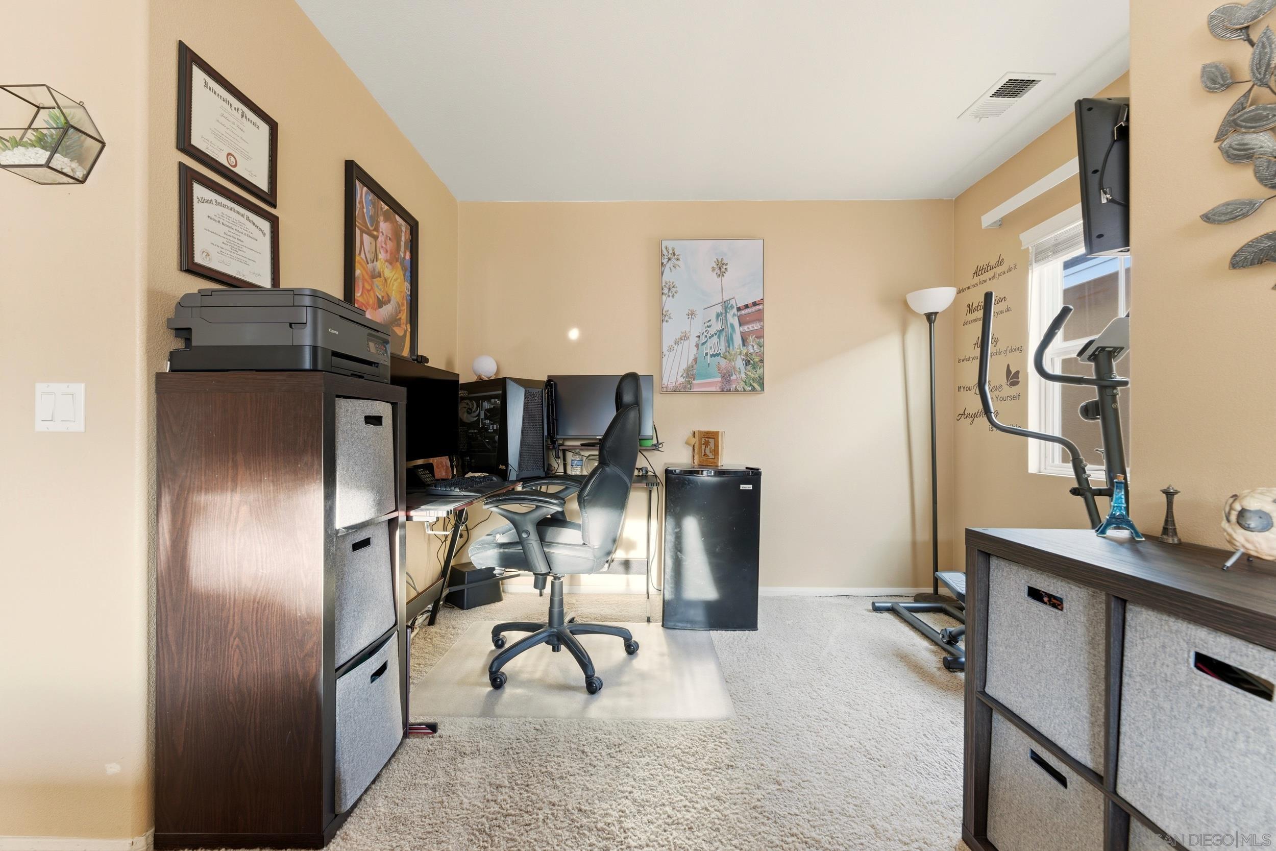 Detail Gallery Image 21 of 51 For 465  Ashbourne Gln, Escondido,  CA 92027 - 4 Beds | 2/1 Baths