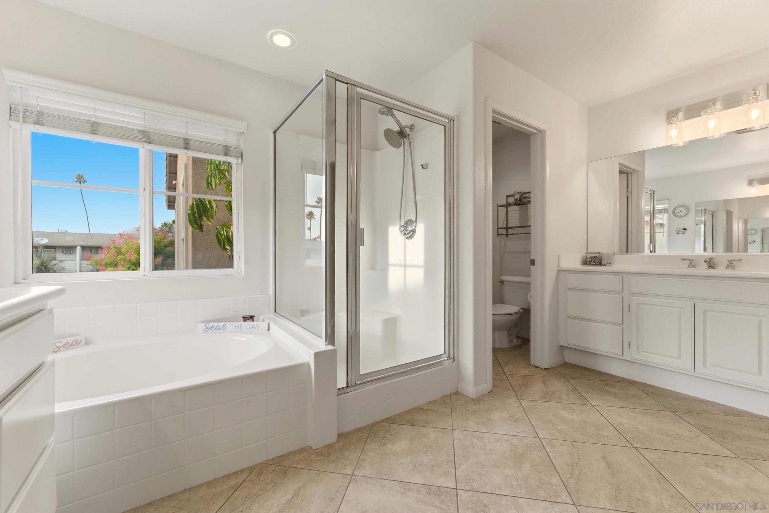 Detail Gallery Image 24 of 51 For 465  Ashbourne Gln, Escondido,  CA 92027 - 4 Beds | 2/1 Baths