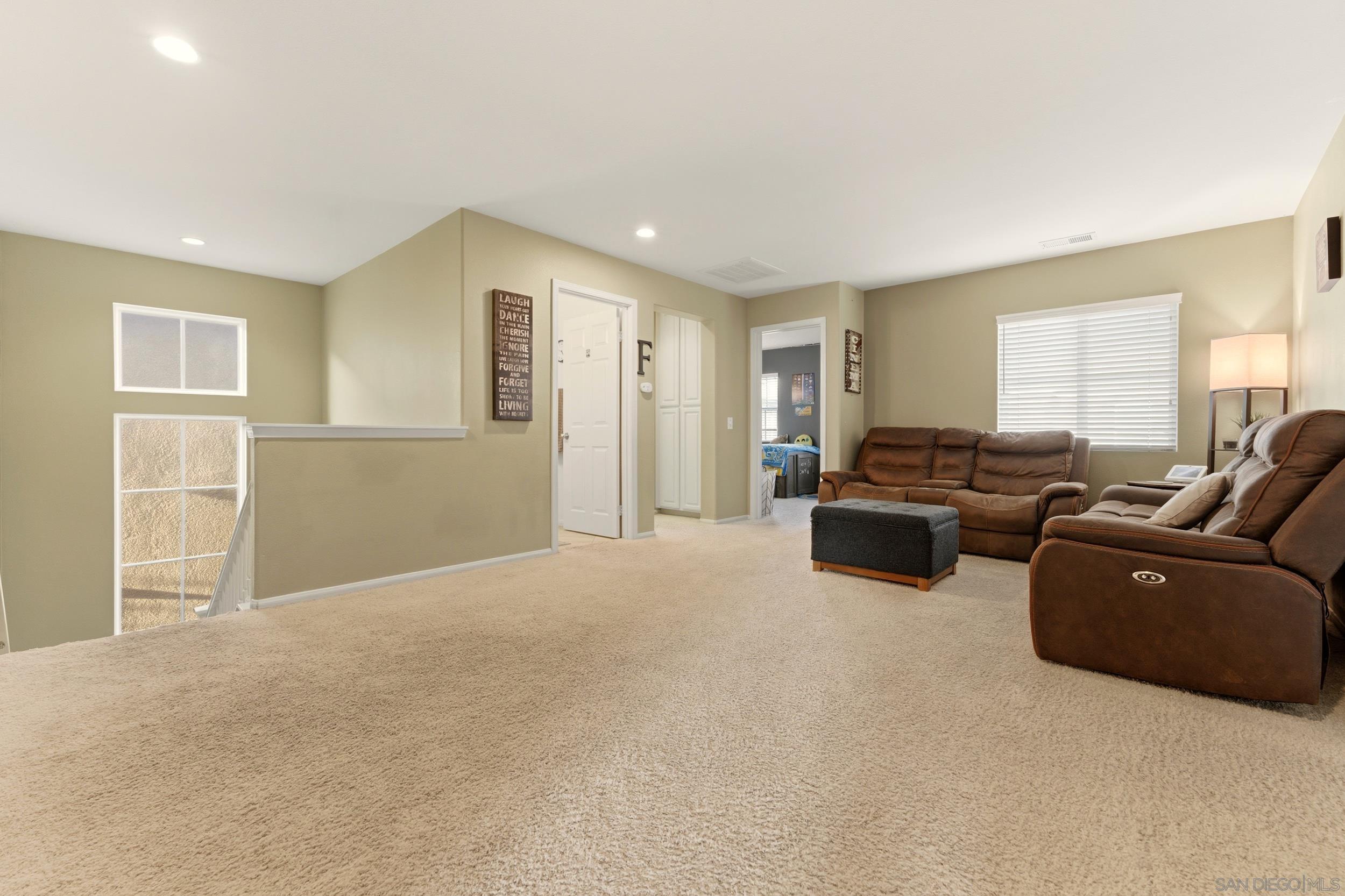 Detail Gallery Image 30 of 51 For 465  Ashbourne Gln, Escondido,  CA 92027 - 4 Beds | 2/1 Baths