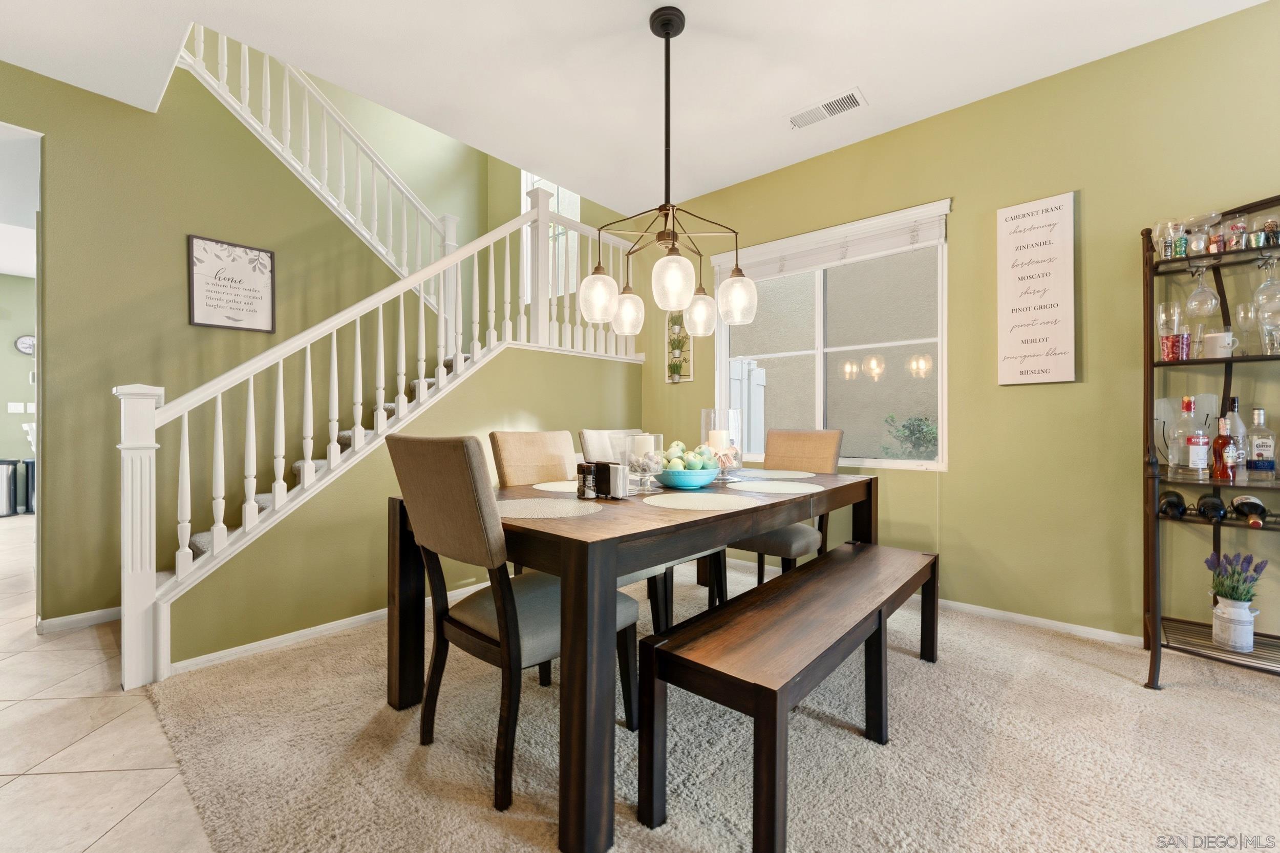 Detail Gallery Image 10 of 51 For 465  Ashbourne Gln, Escondido,  CA 92027 - 4 Beds | 2/1 Baths