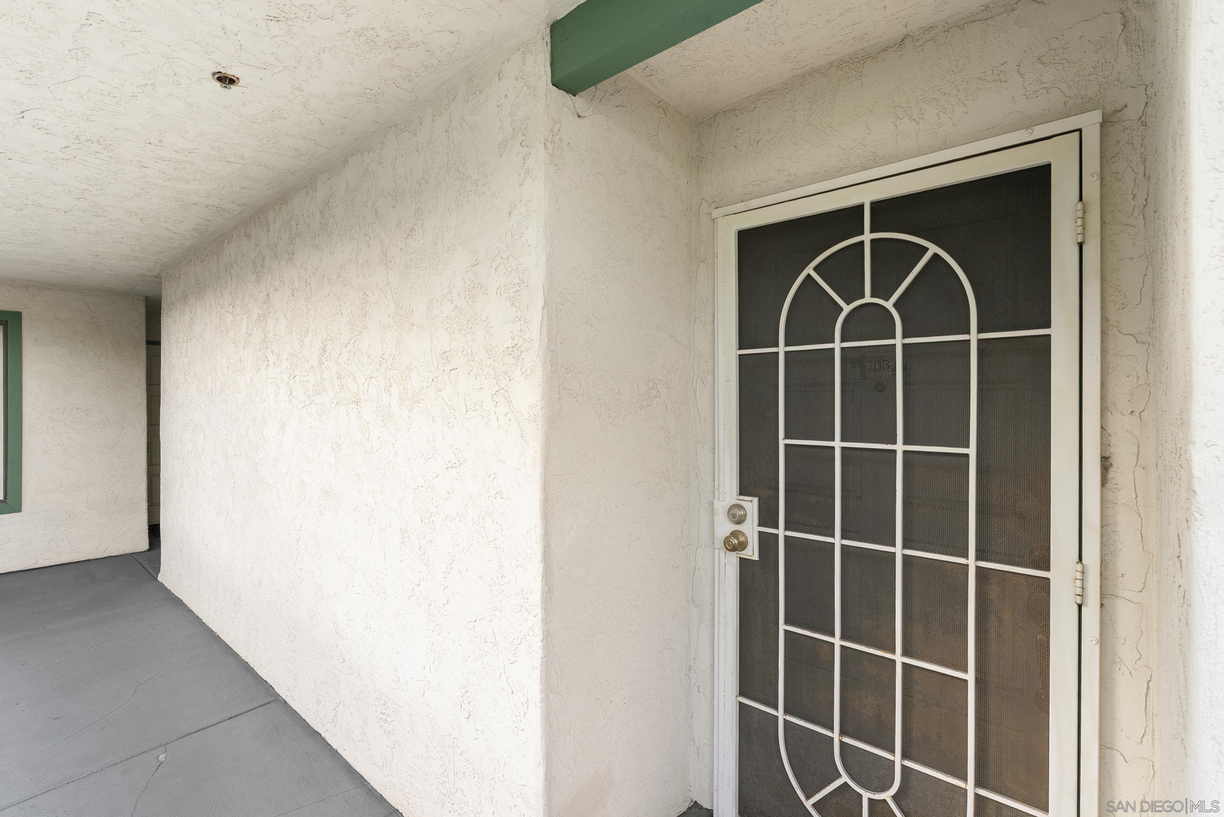 Detail Gallery Image 3 of 40 For 5525  Shasta Lane  #308,  La Mesa,  CA 91942 - 2 Beds | 2 Baths