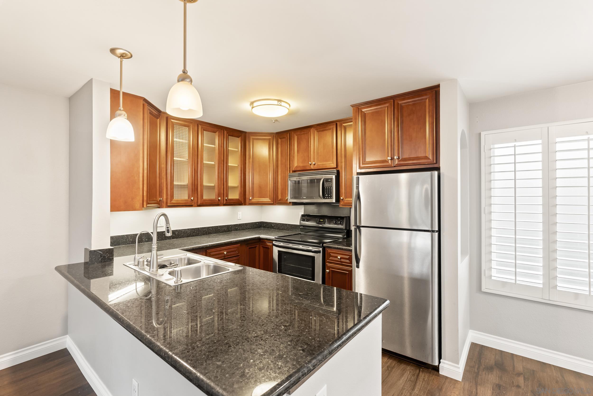 Detail Gallery Image 8 of 40 For 5525  Shasta Lane  #308,  La Mesa,  CA 91942 - 2 Beds | 2 Baths