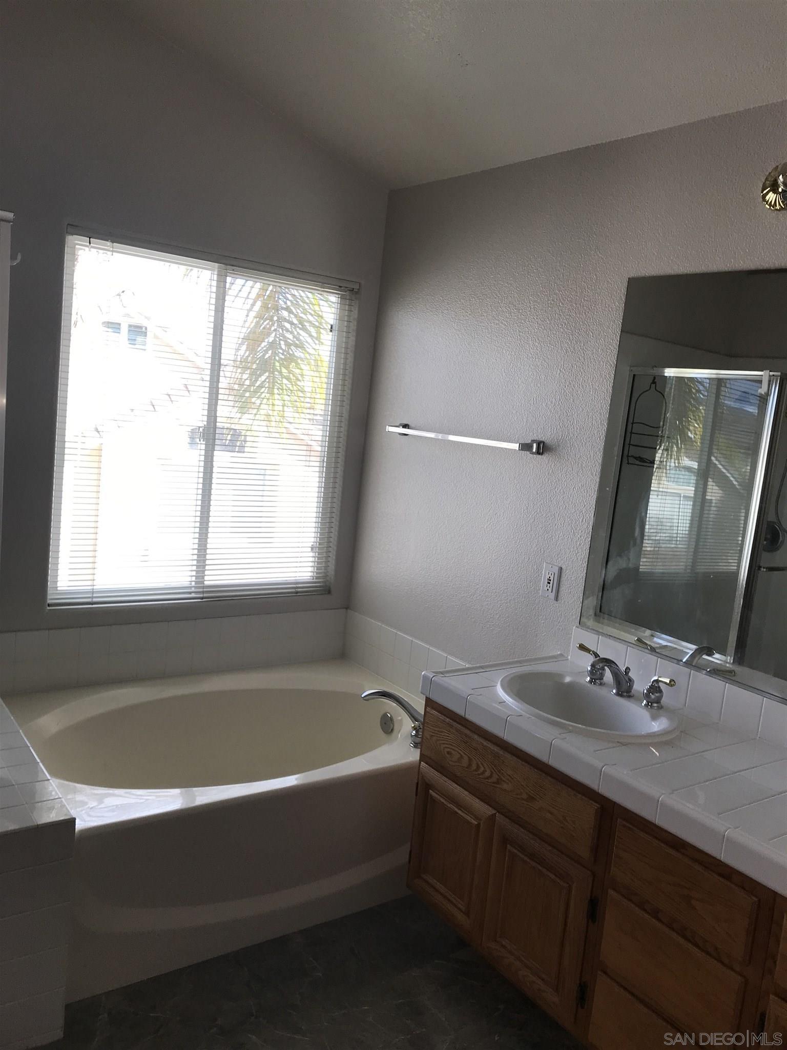 Detail Gallery Image 7 of 10 For 18741  Caminito Pasadero  90, San Diego,  CA 92128 - 3 Beds | 2/1 Baths