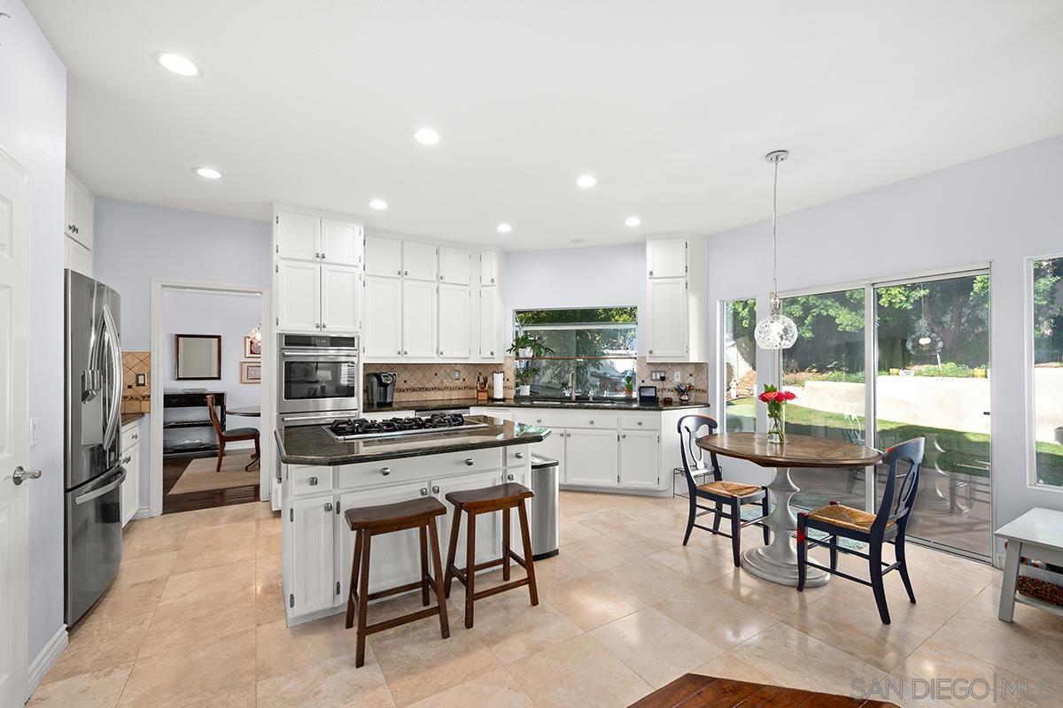 Detail Gallery Image 12 of 53 For 4582  Mercurio St, San Diego,  CA 92130 - 4 Beds | 3 Baths