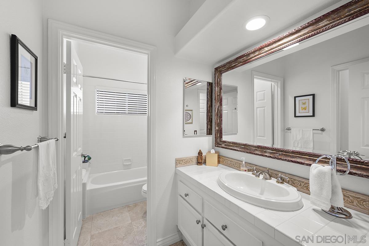 Detail Gallery Image 17 of 53 For 4582  Mercurio St, San Diego,  CA 92130 - 4 Beds | 3 Baths